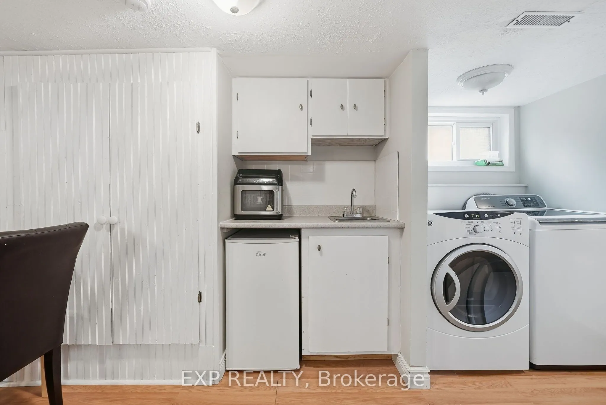 312 Walnut Street W