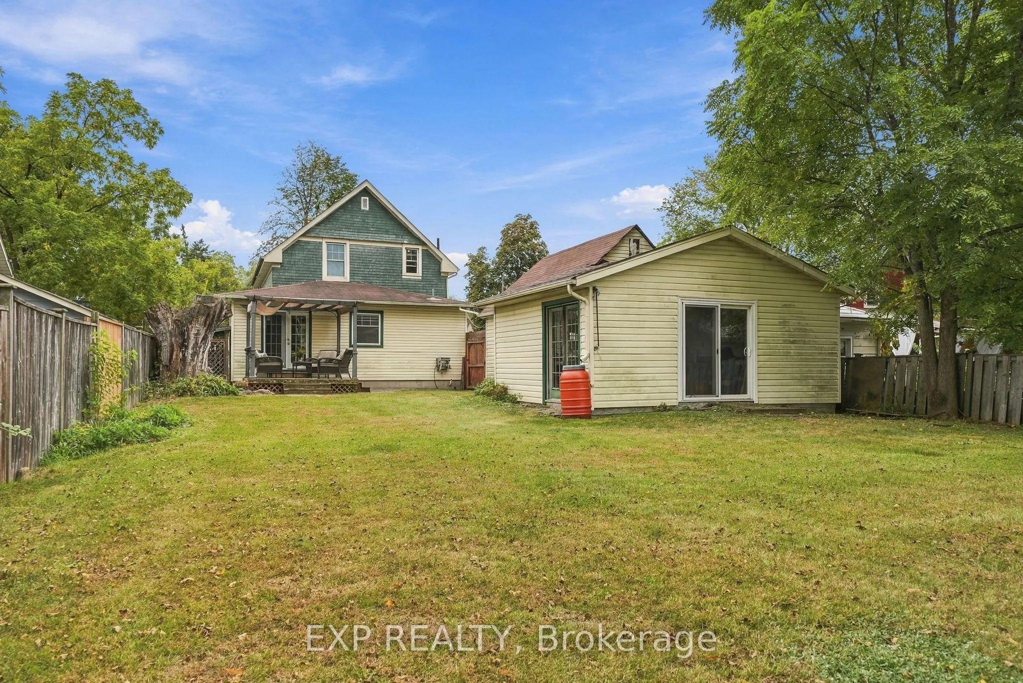 312 Walnut Street W