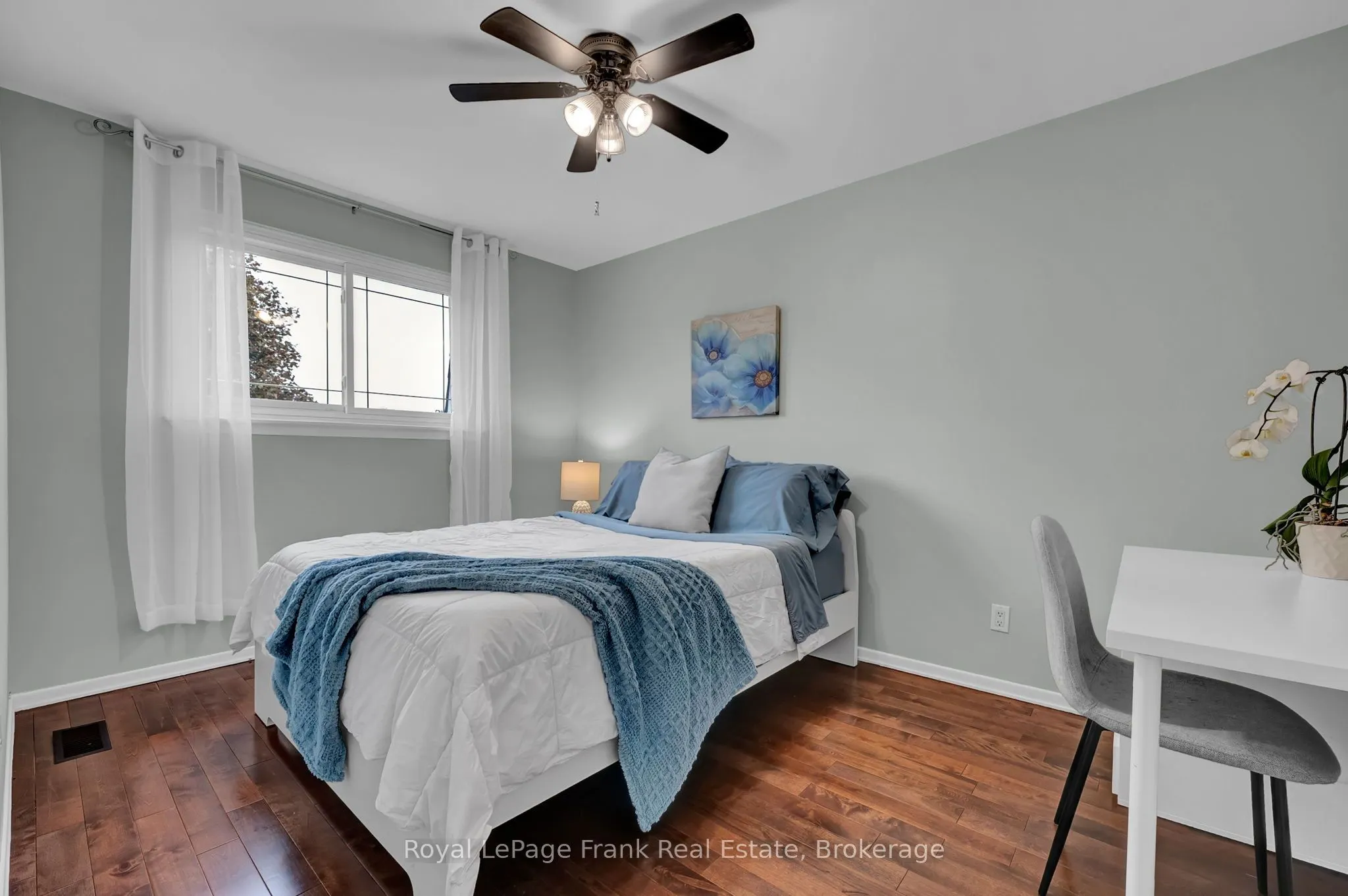 117 Lawrence Crescent