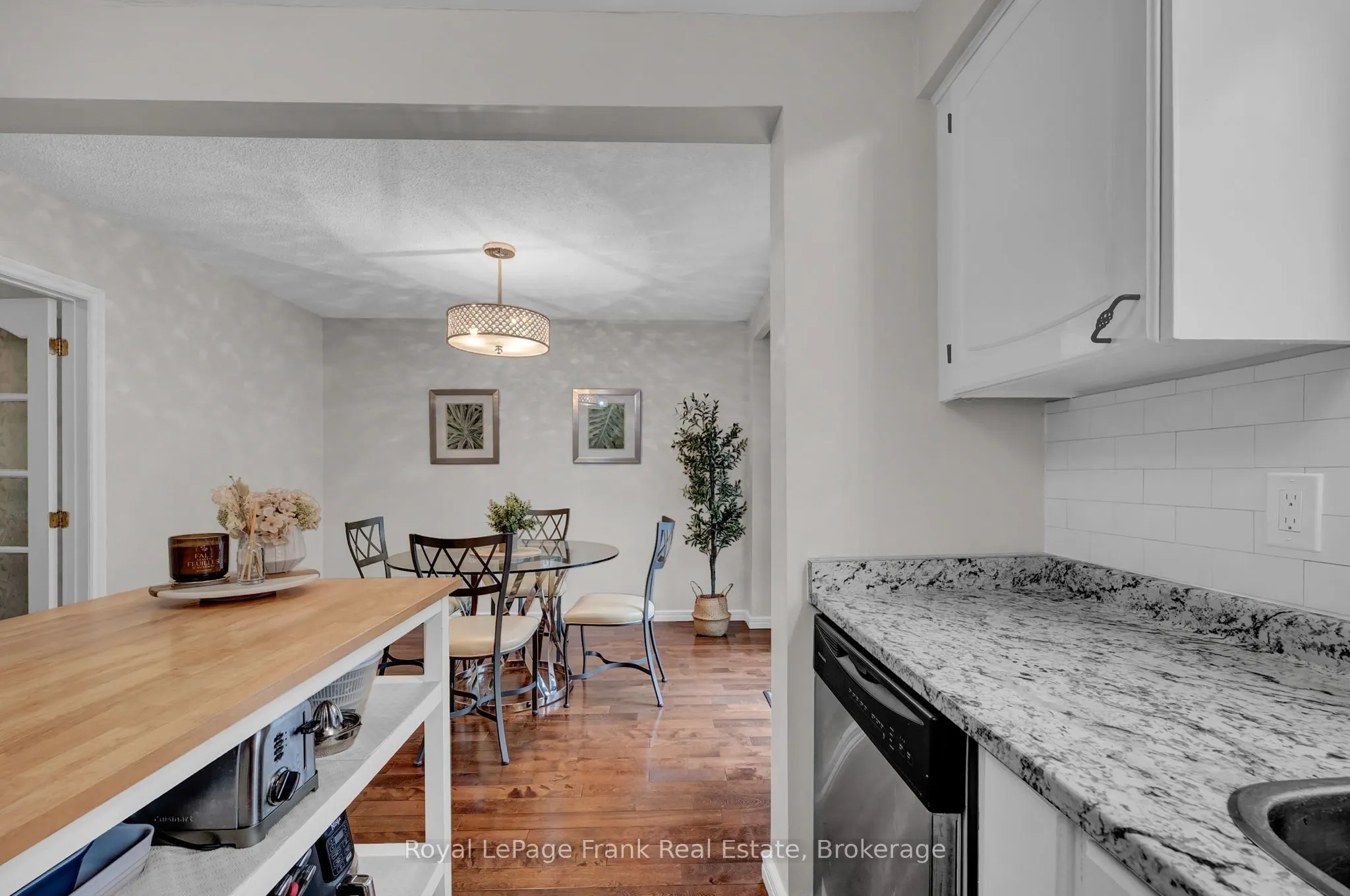117 Lawrence Crescent