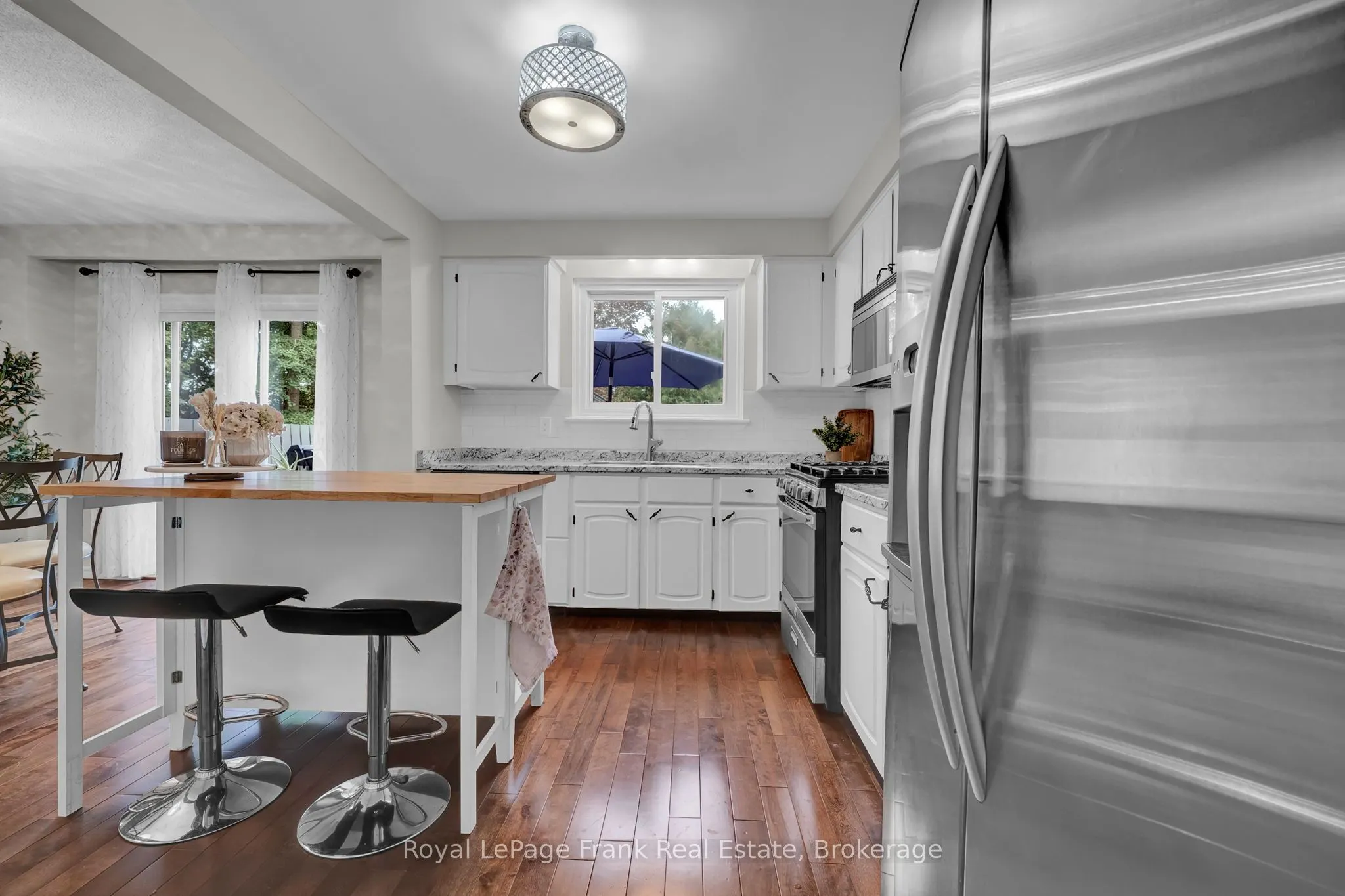 117 Lawrence Crescent