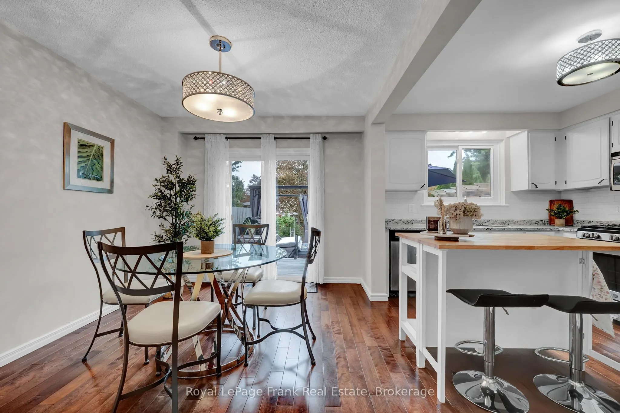 117 Lawrence Crescent