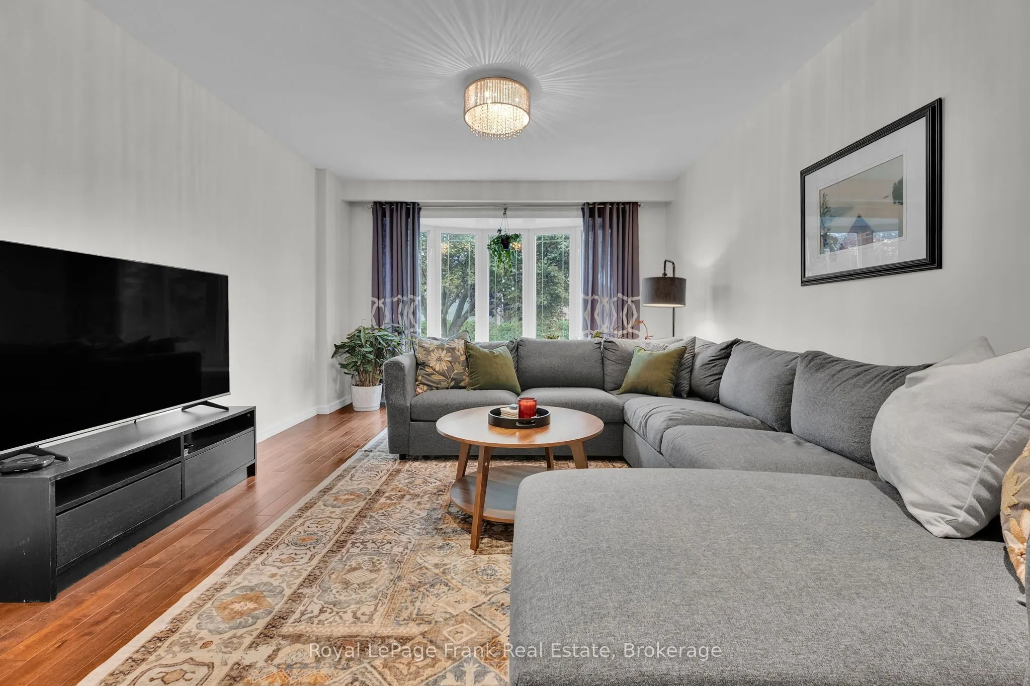 117 Lawrence Crescent