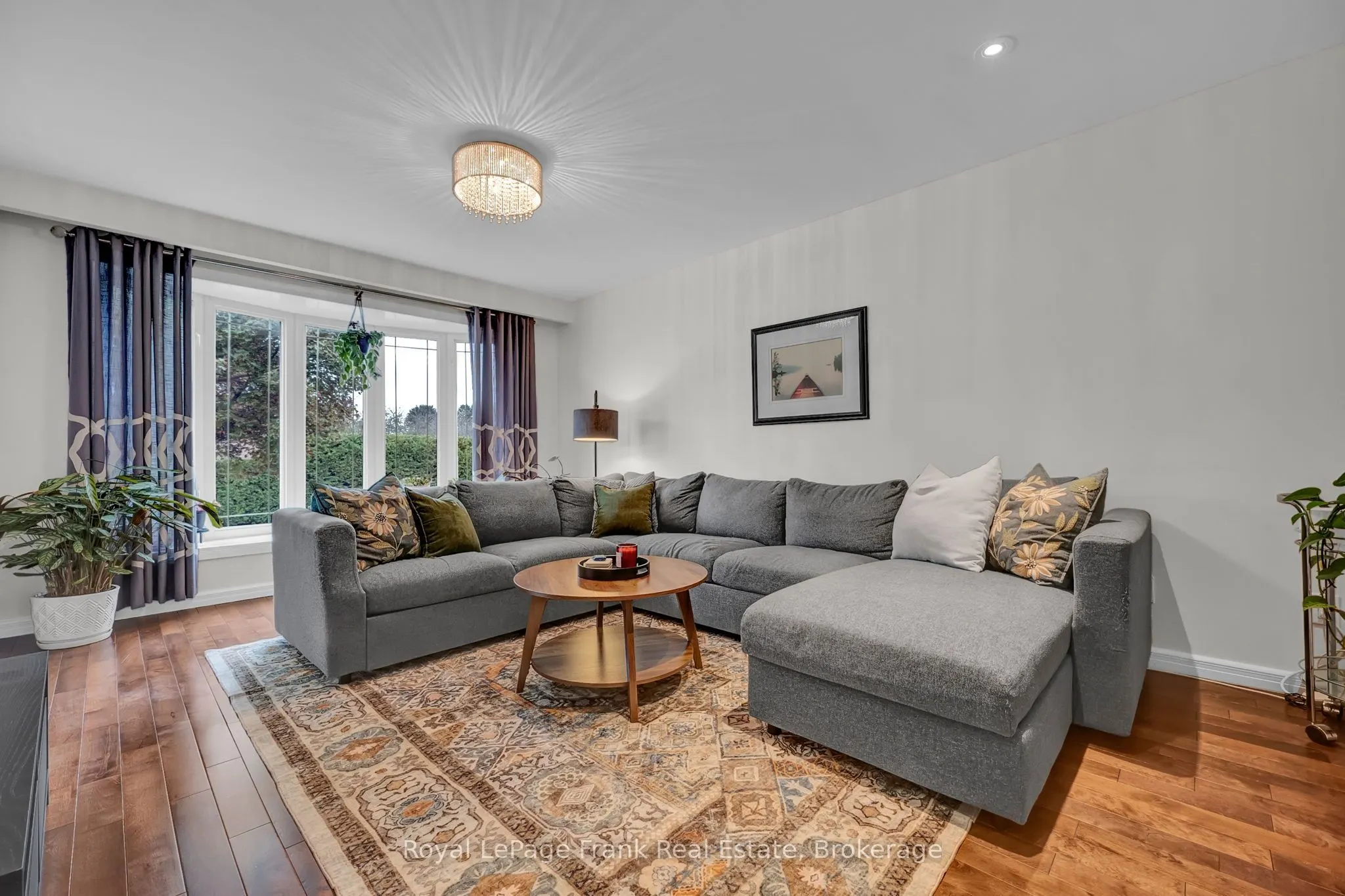 117 Lawrence Crescent