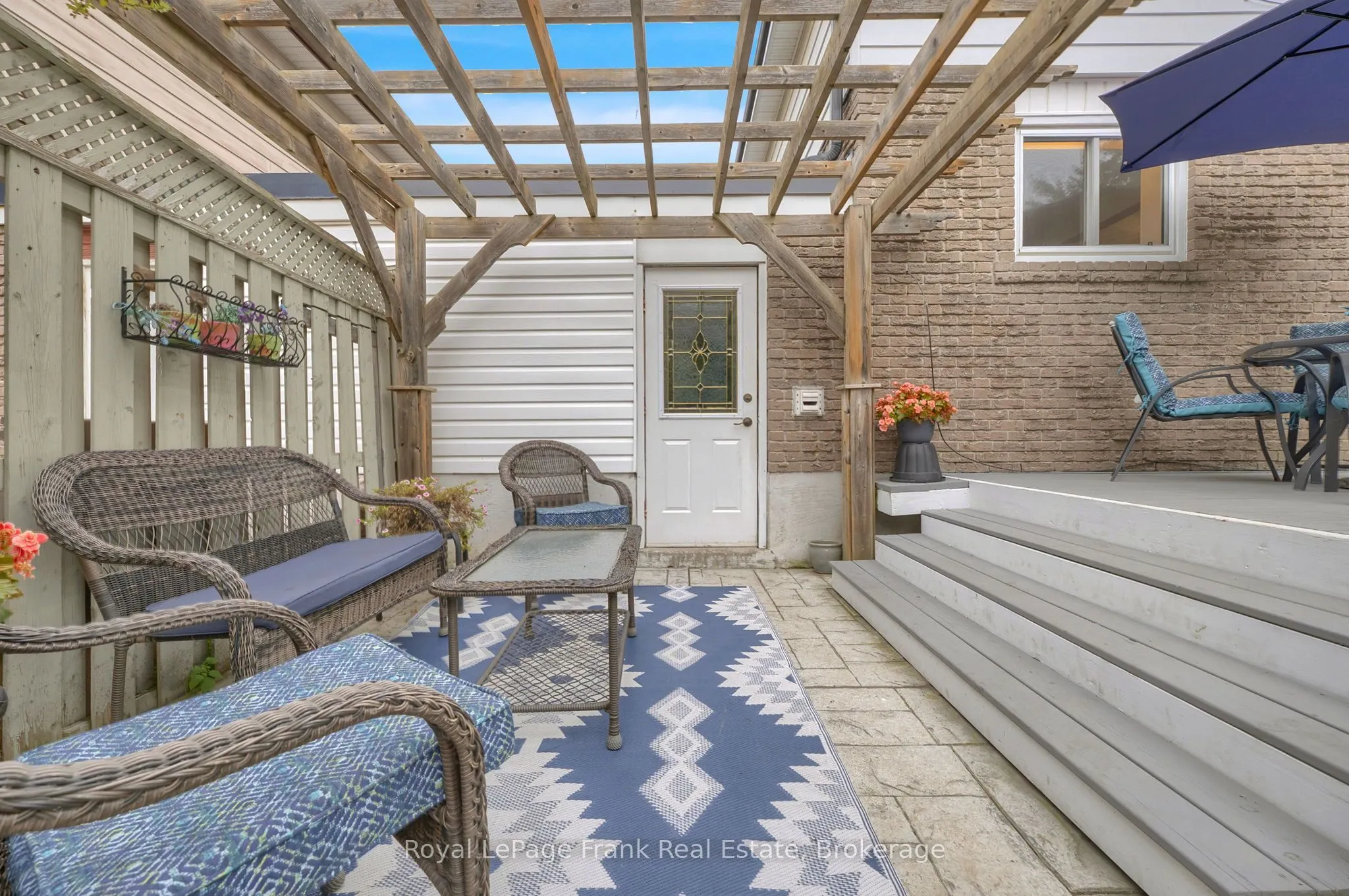 117 Lawrence Crescent