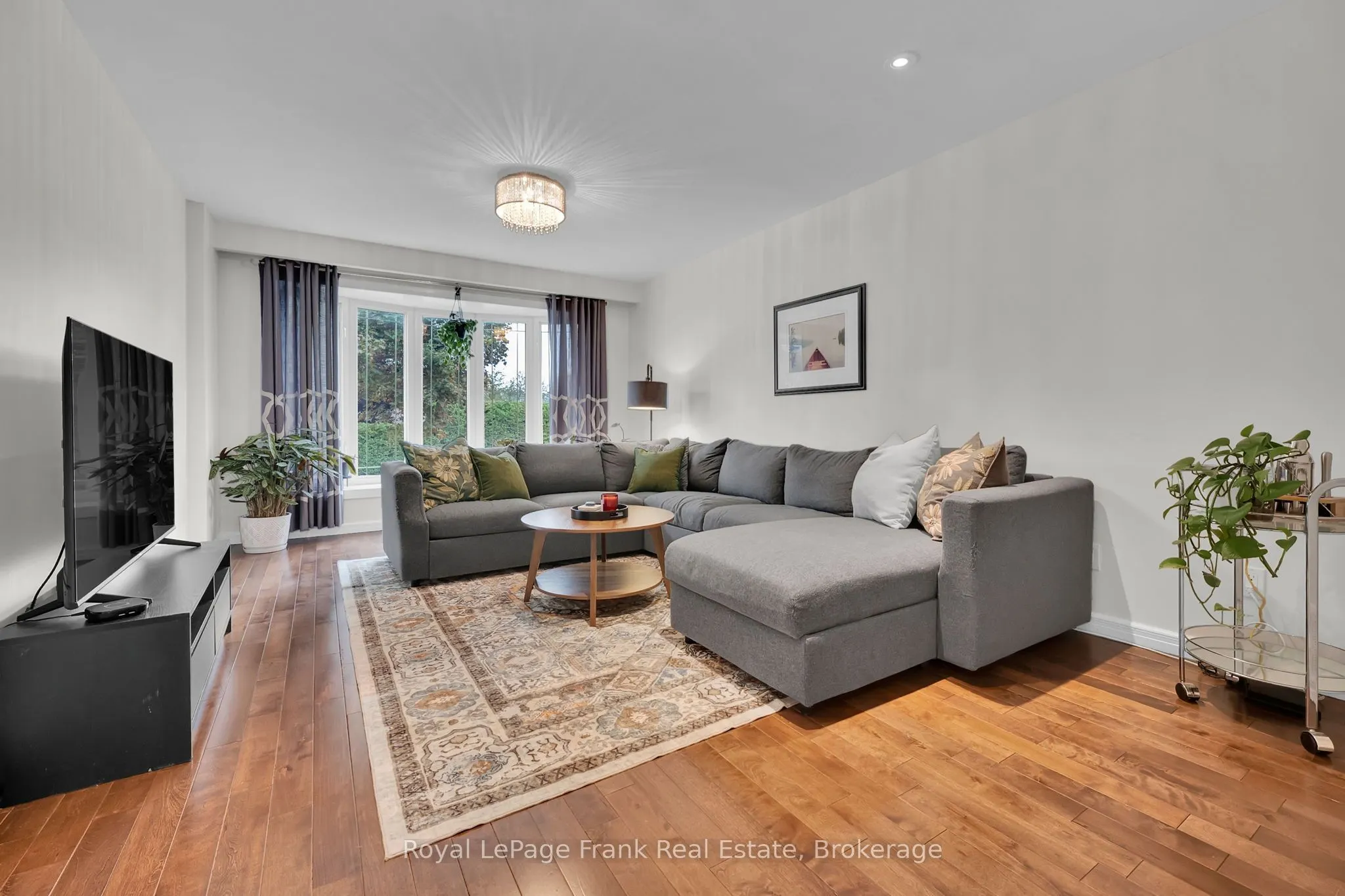 117 Lawrence Crescent