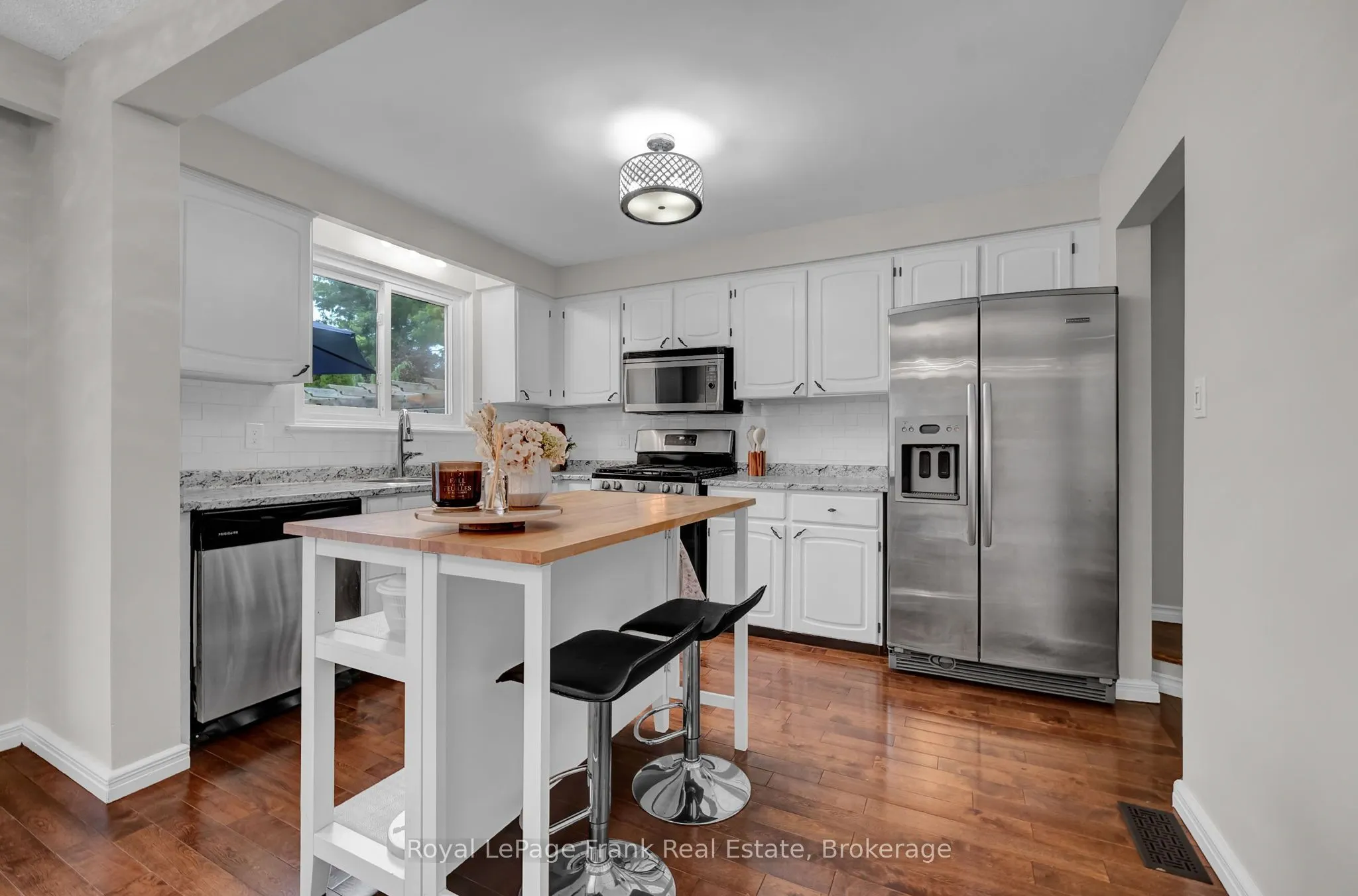 117 Lawrence Crescent