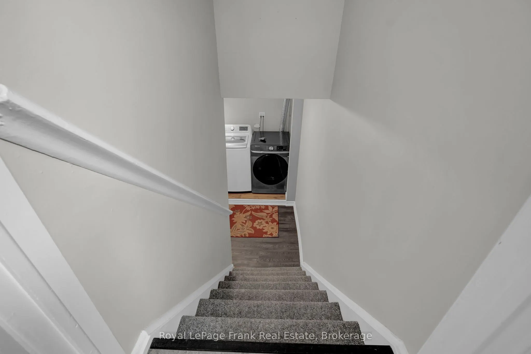 117 Lawrence Crescent