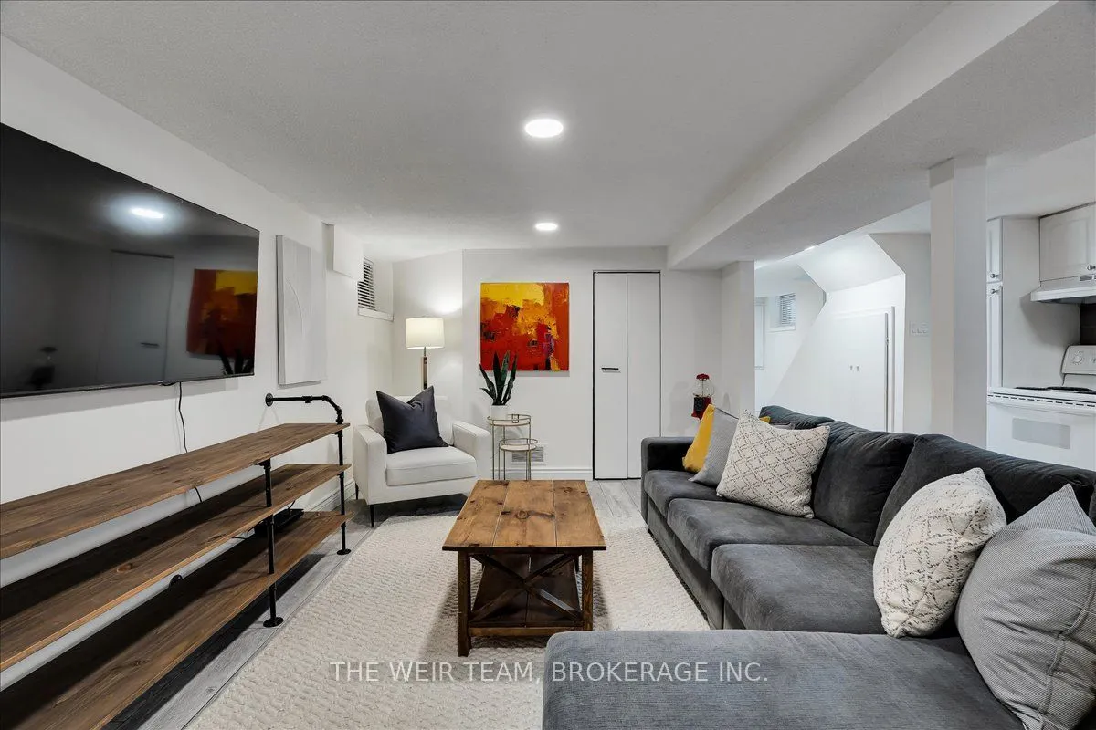 25 Oak Park Avenue