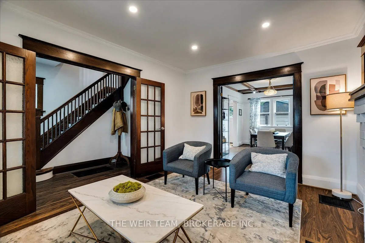 25 Oak Park Avenue