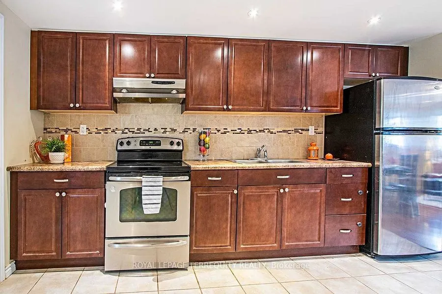 53 Rushbrooke Way #Lower