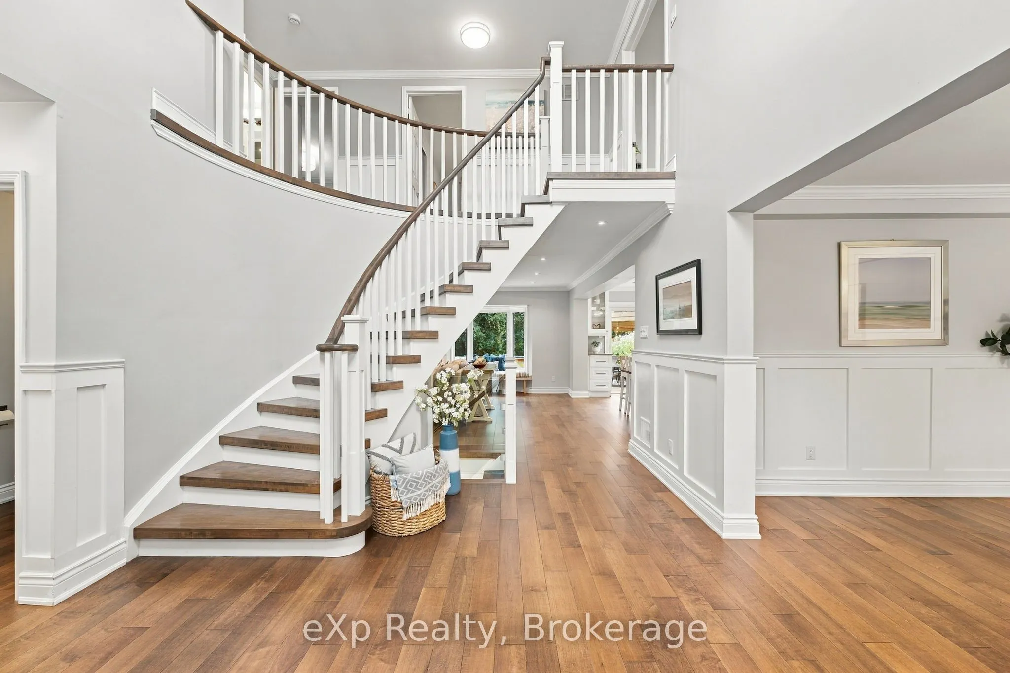 237 Lake Driveway W