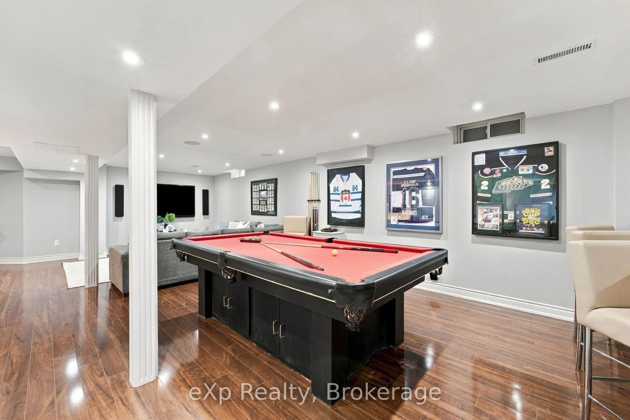 237 Lake Driveway W