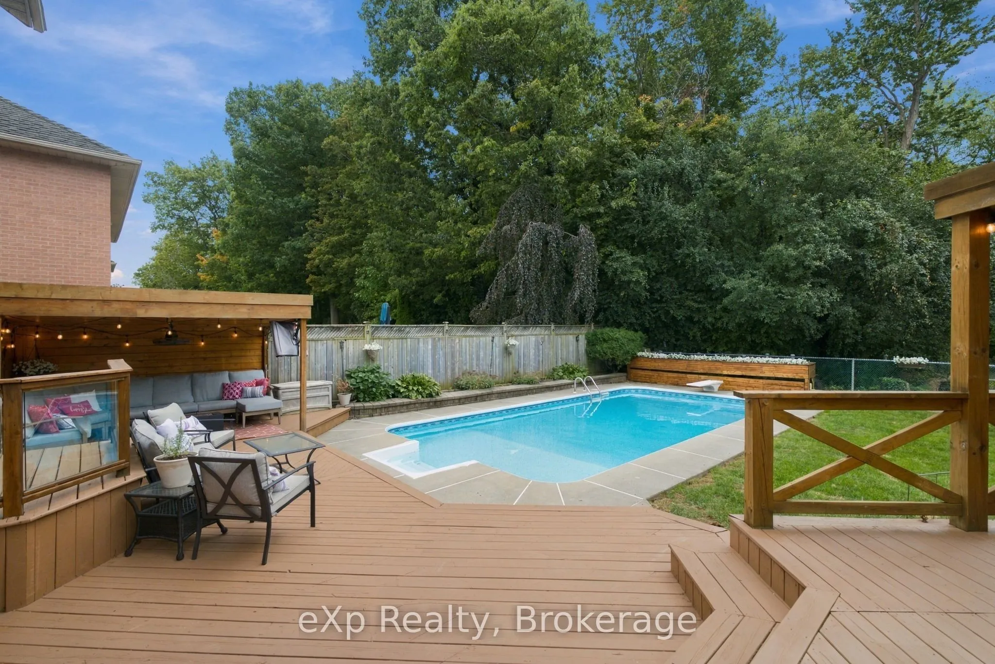237 Lake Driveway W