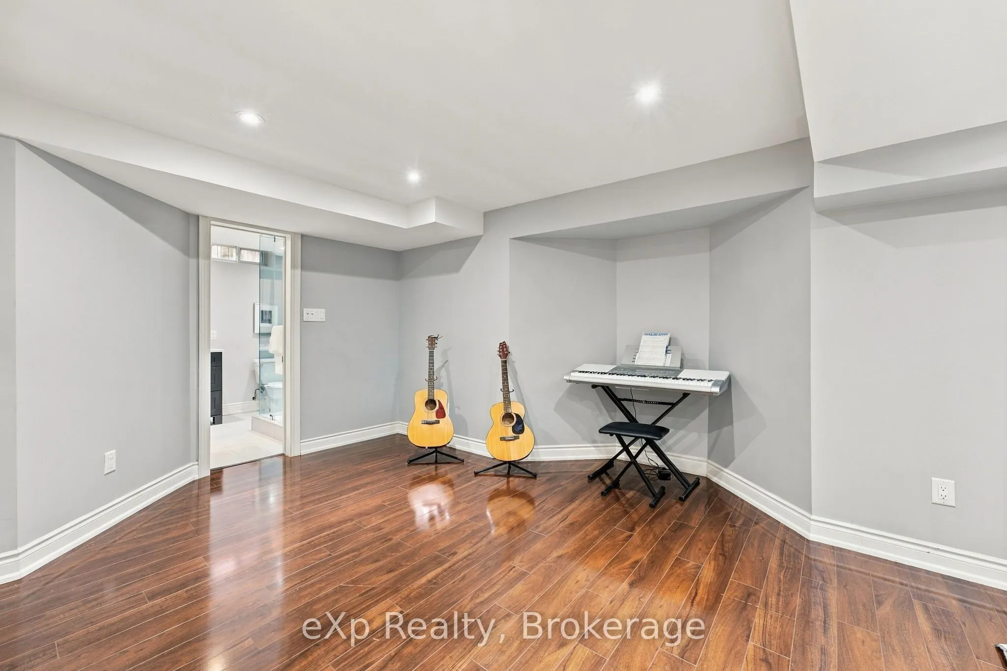 237 Lake Driveway W