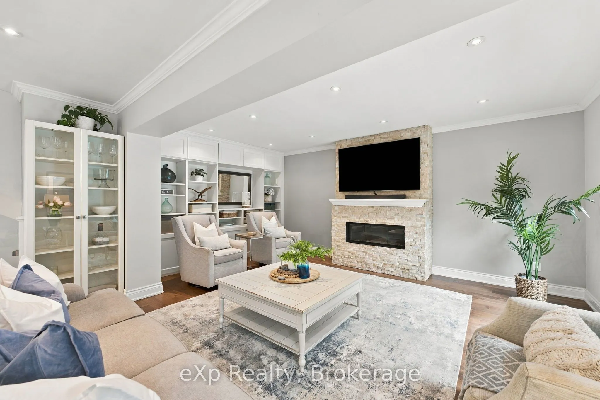 237 Lake Driveway W