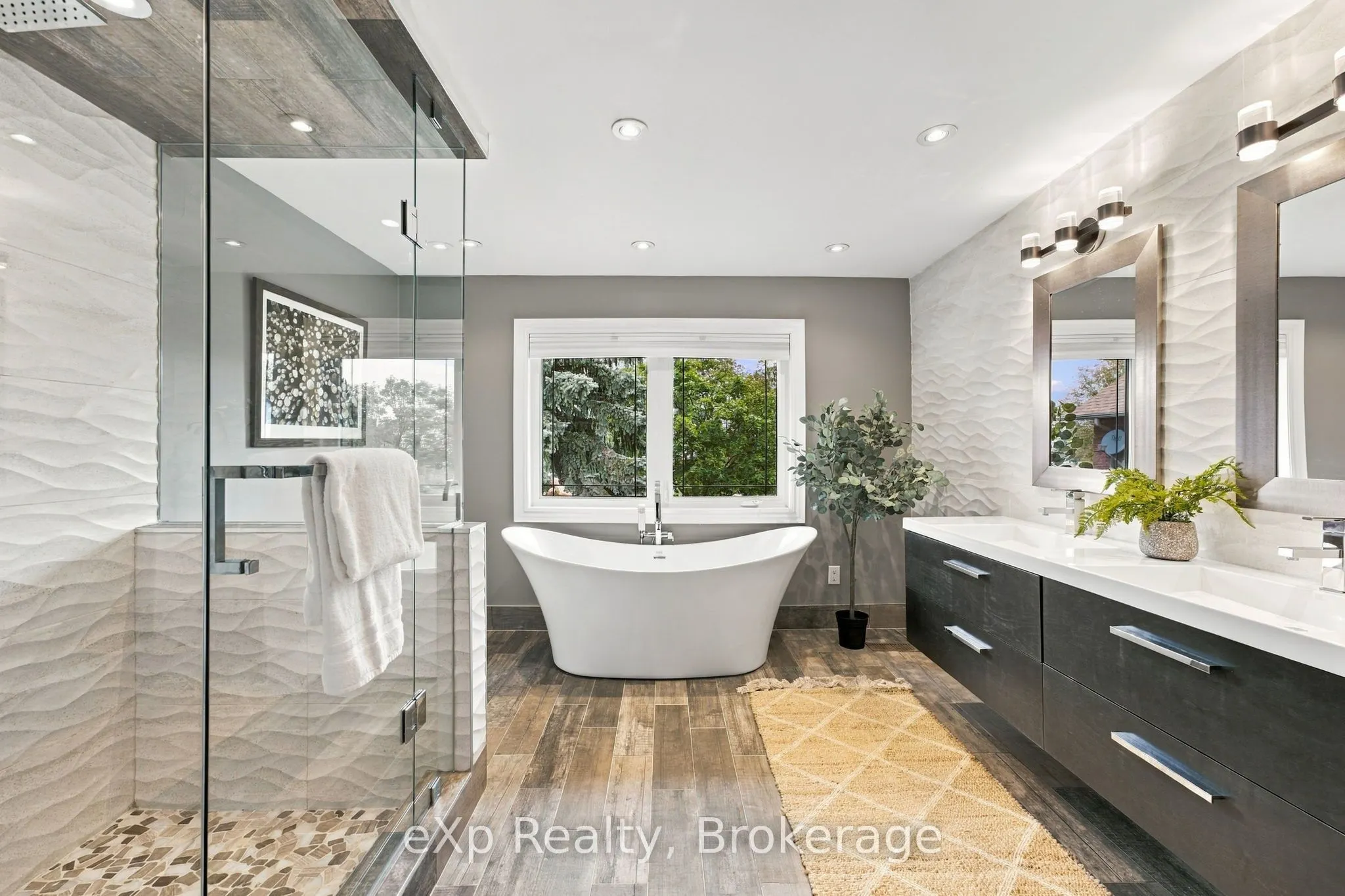 237 Lake Driveway W