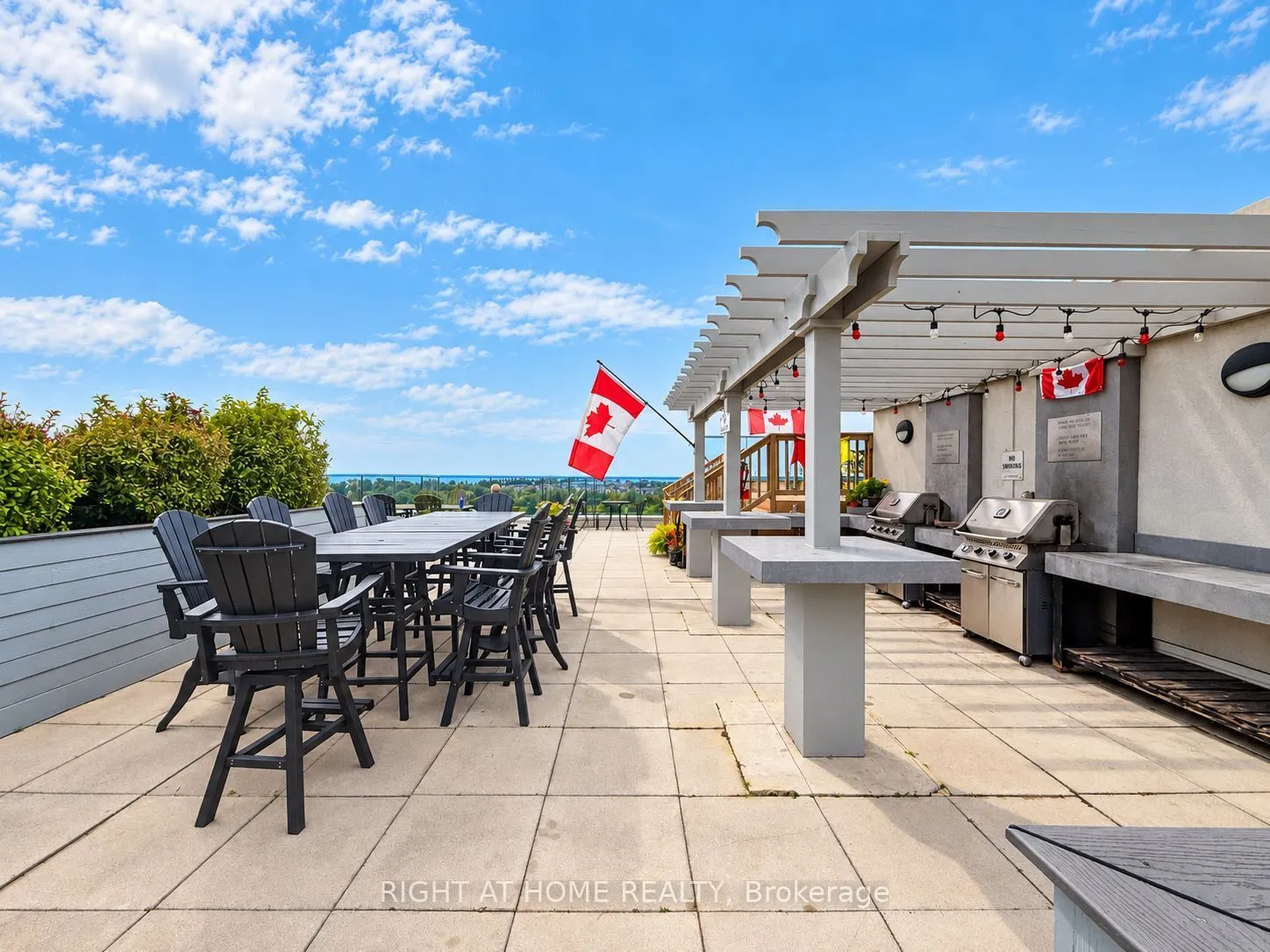340 Watson Street W #906