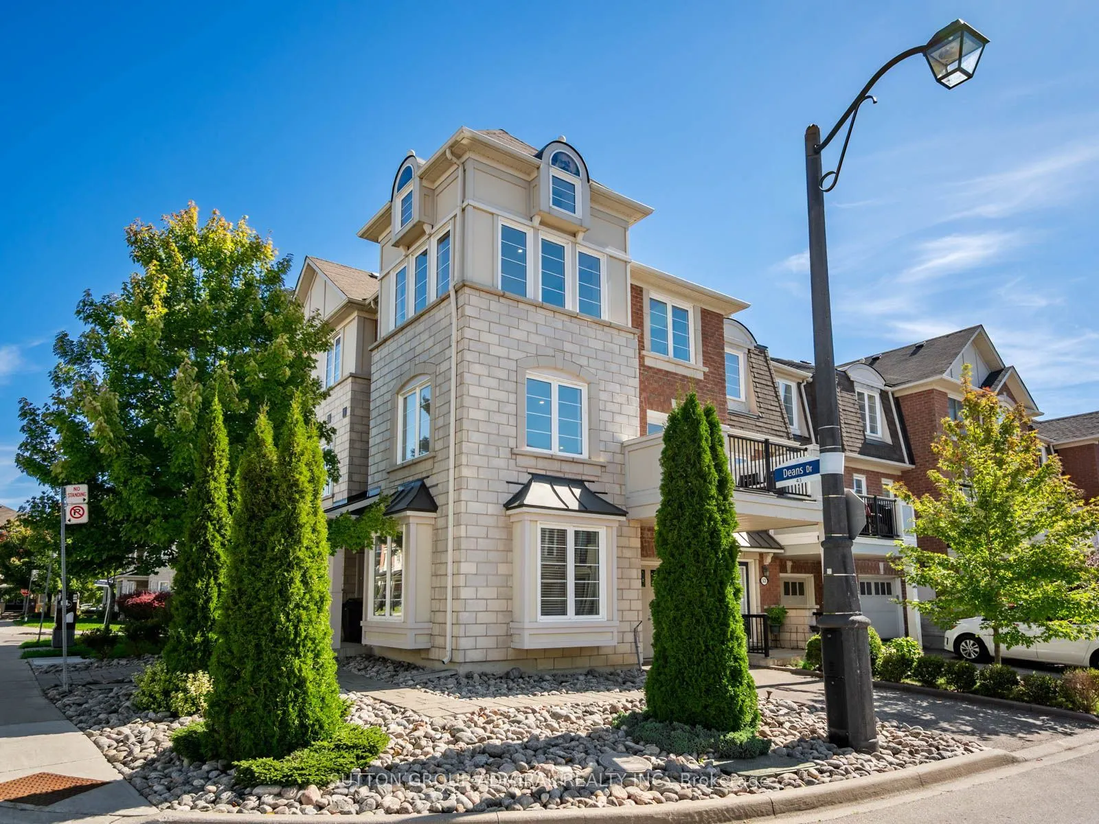 43 Deans Drive