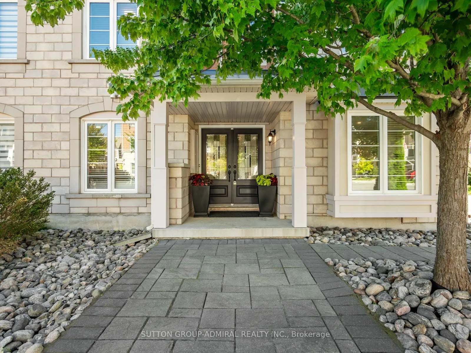 43 Deans Drive