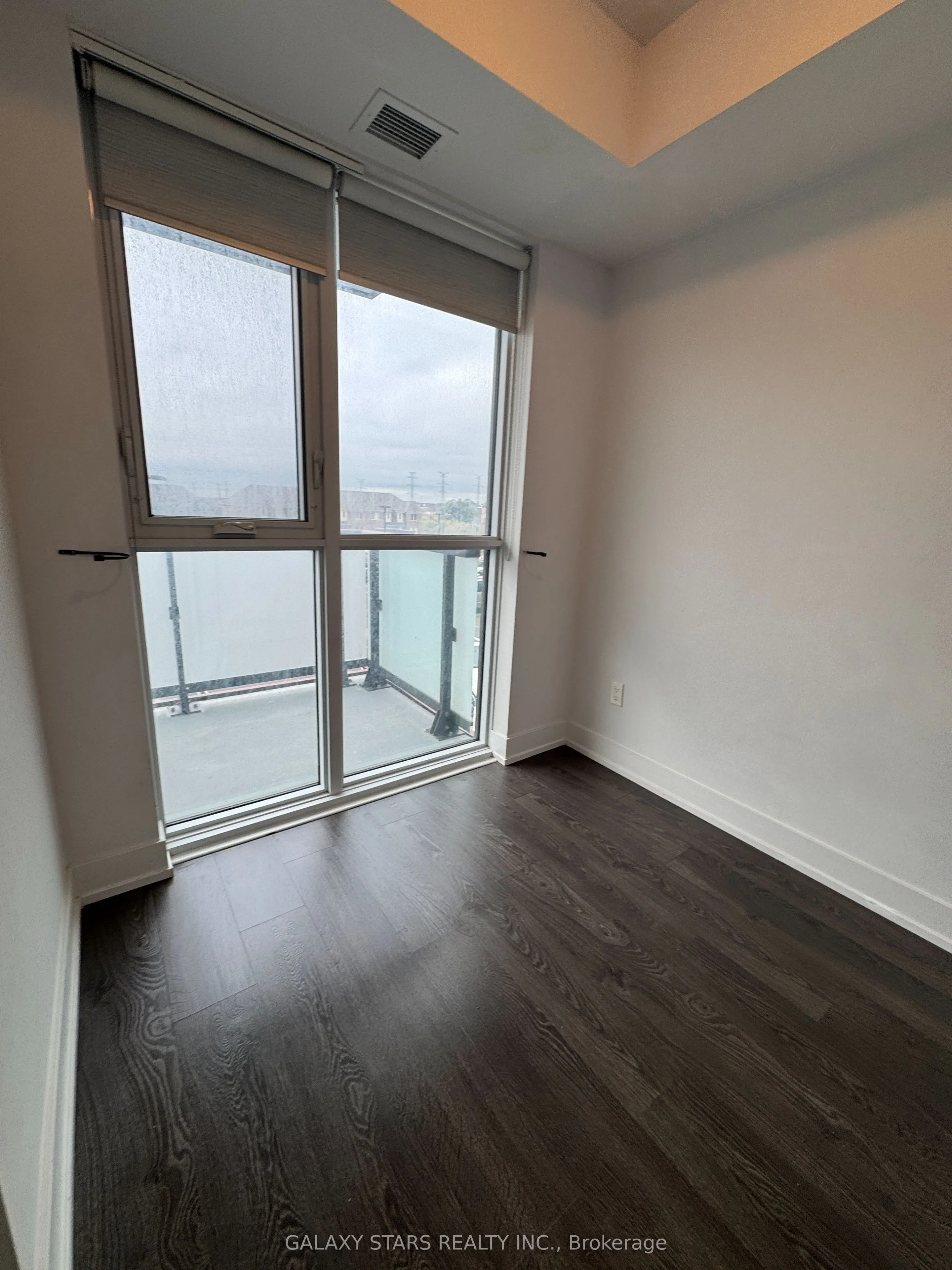 2550 Simcoe Street N #318