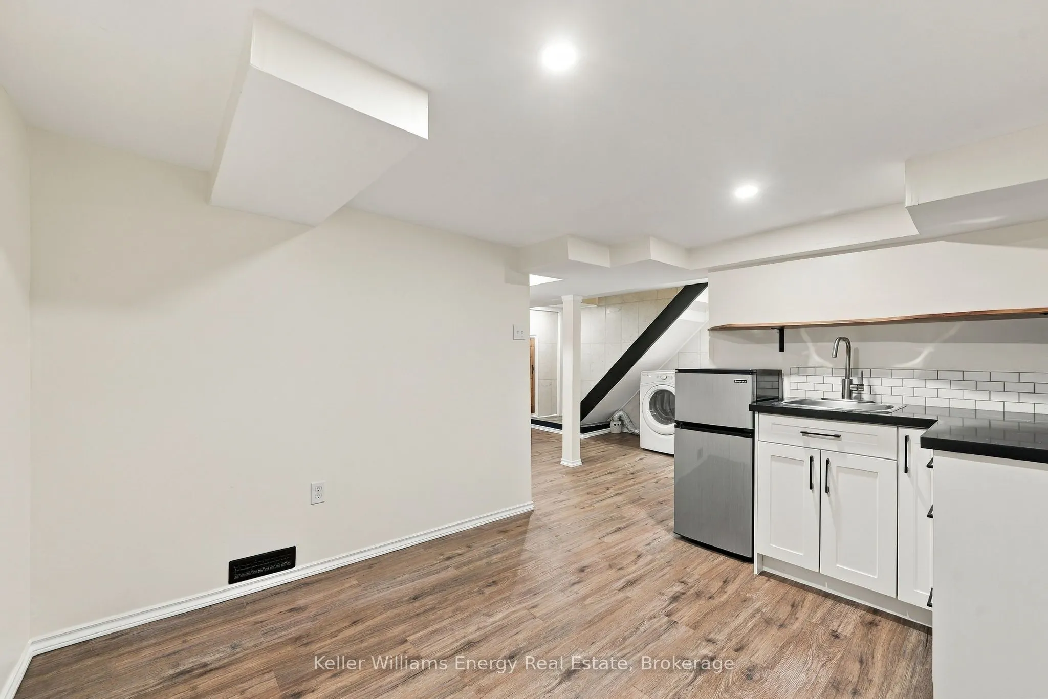 286 Gliddon Avenue
