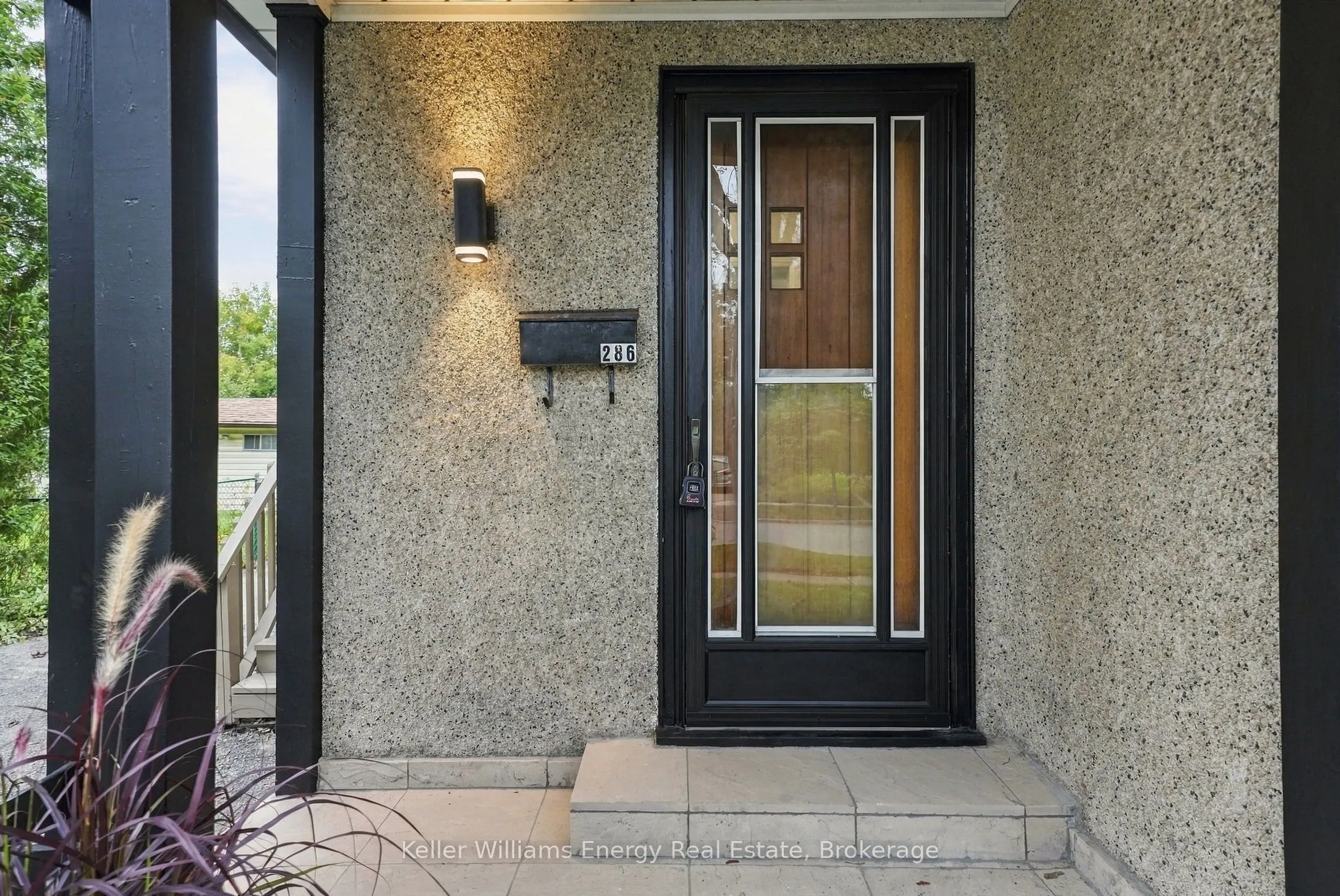 286 Gliddon Avenue