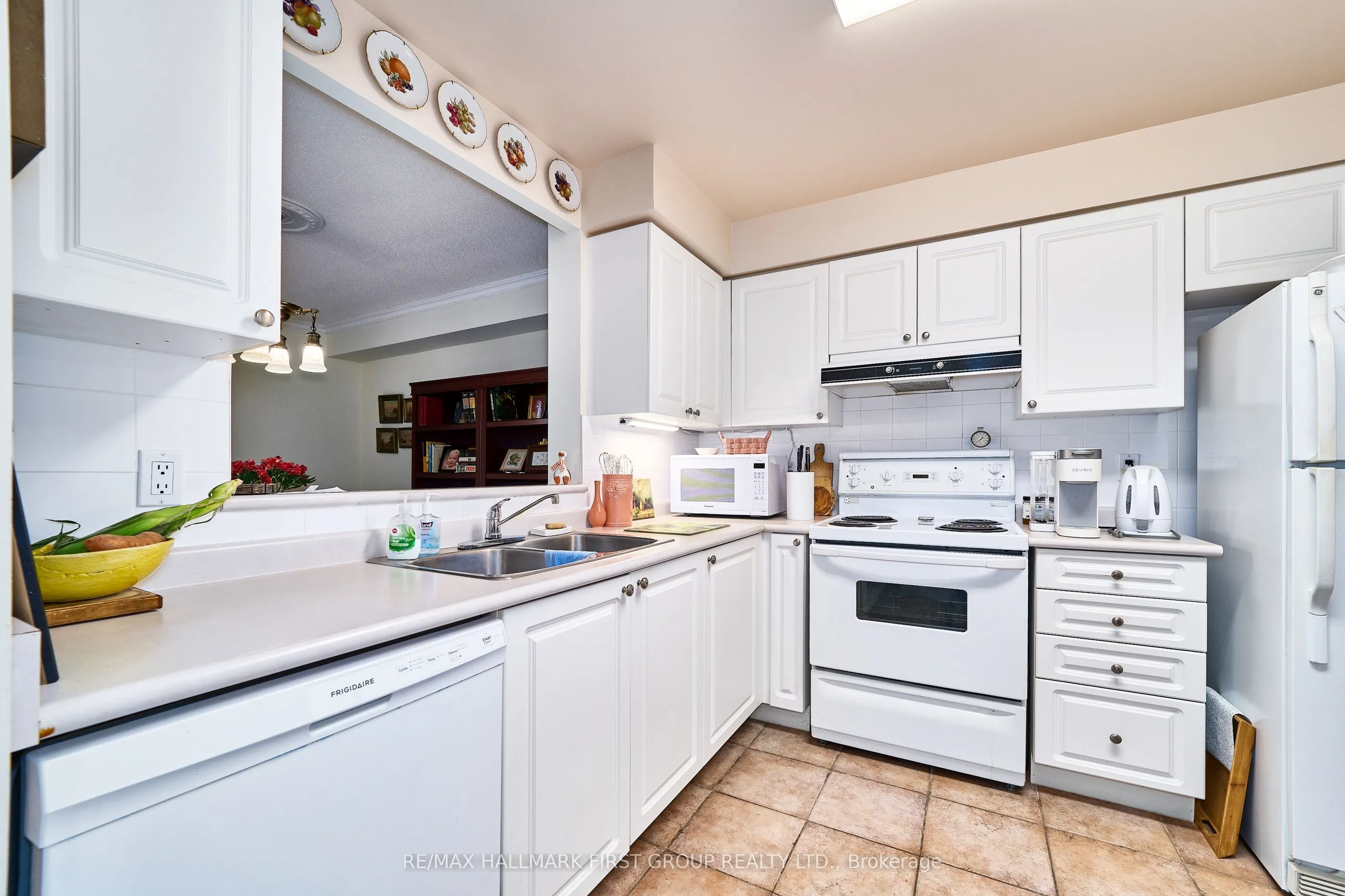 1000 The Esplanade Road N #1411