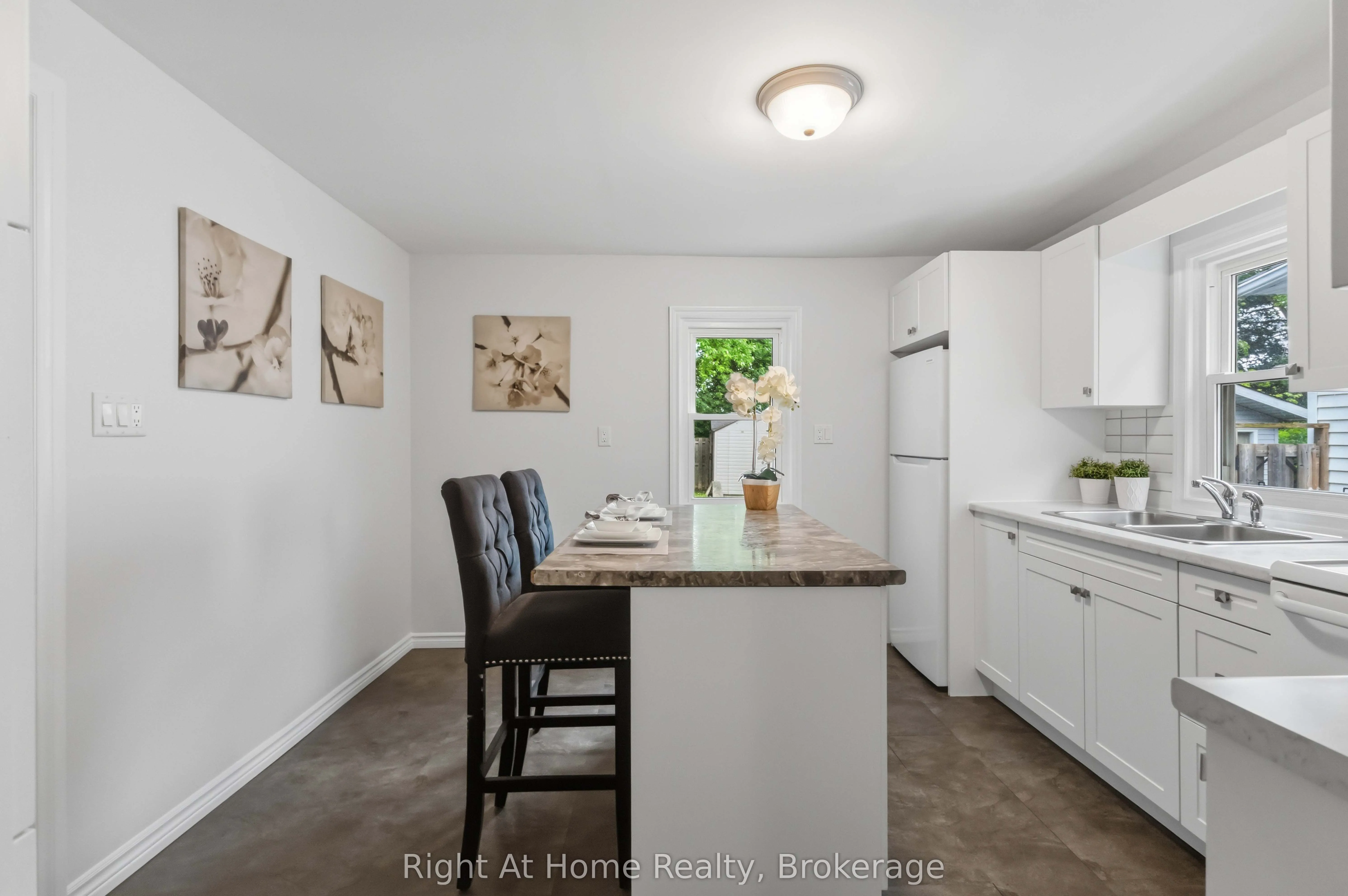 127 Montrave Avenue