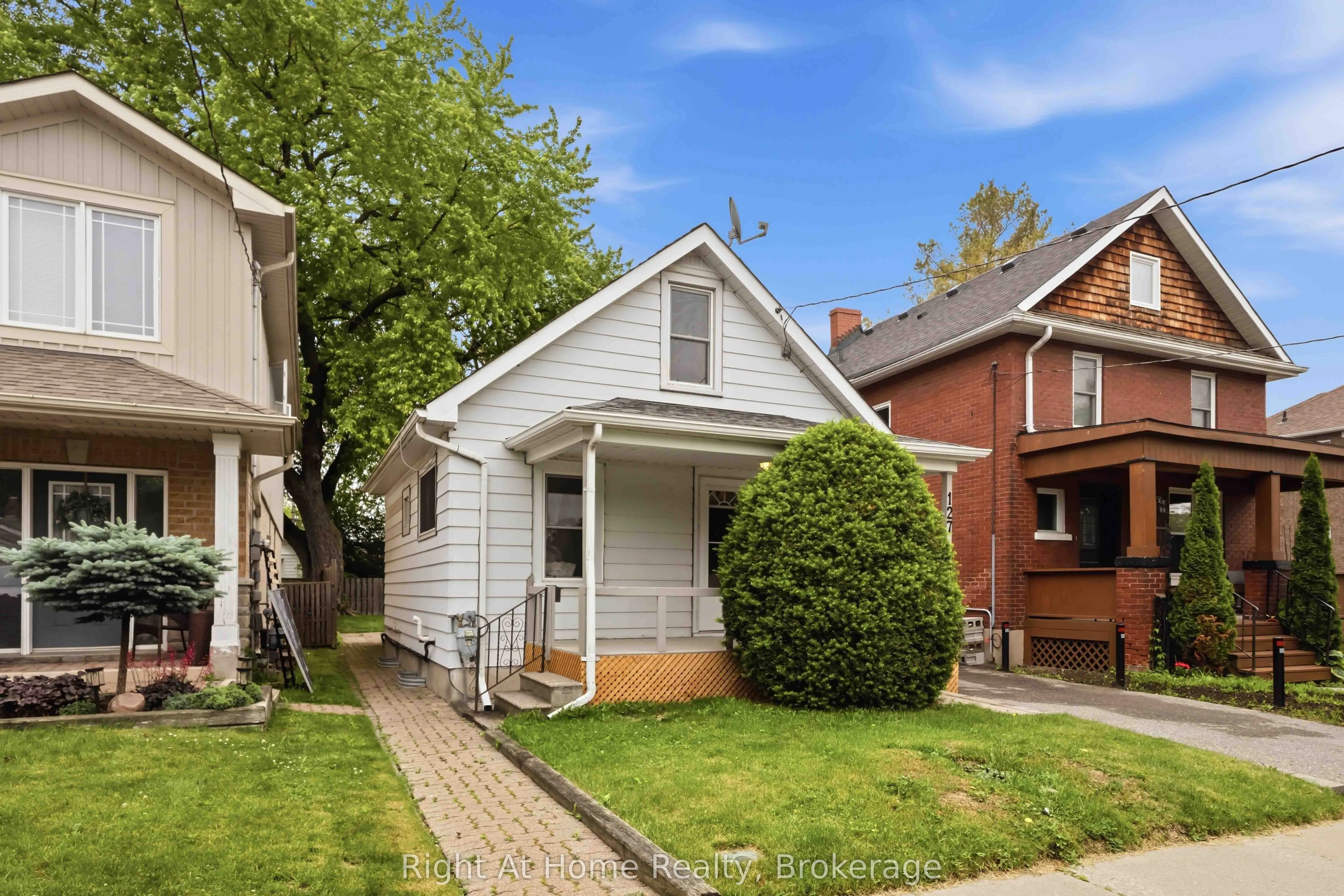 127 Montrave Avenue