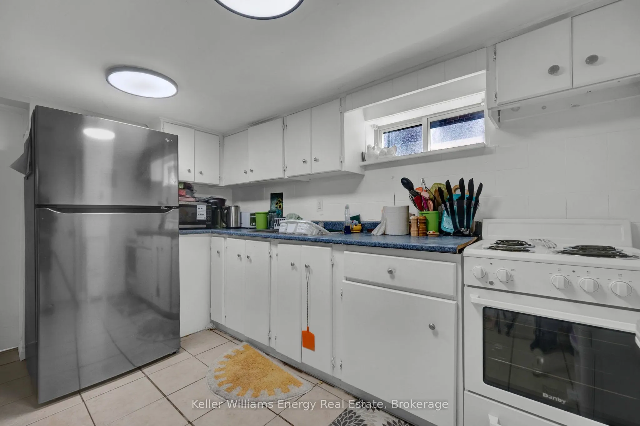 741 Ritson Road S