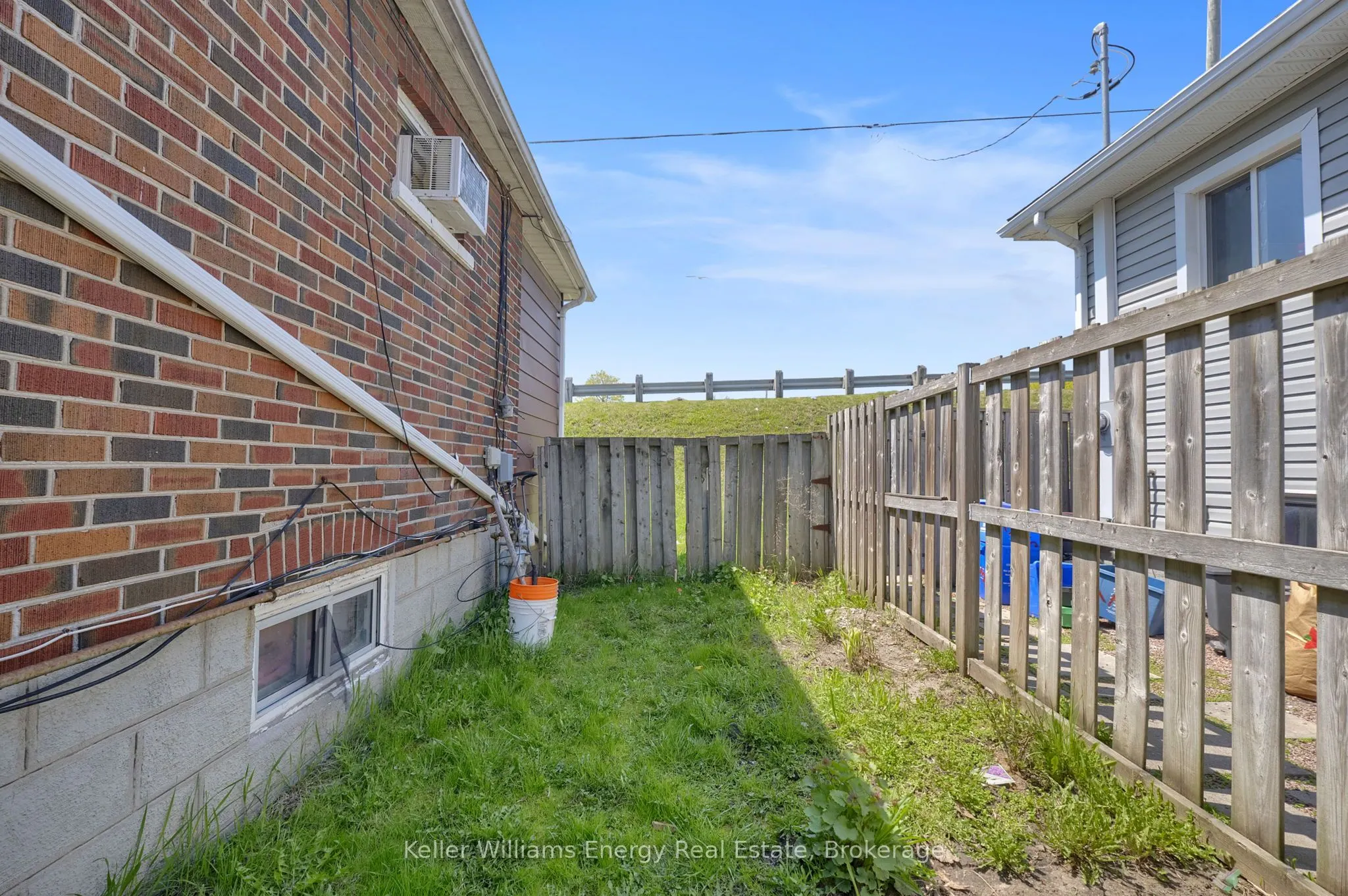 741 Ritson Road S