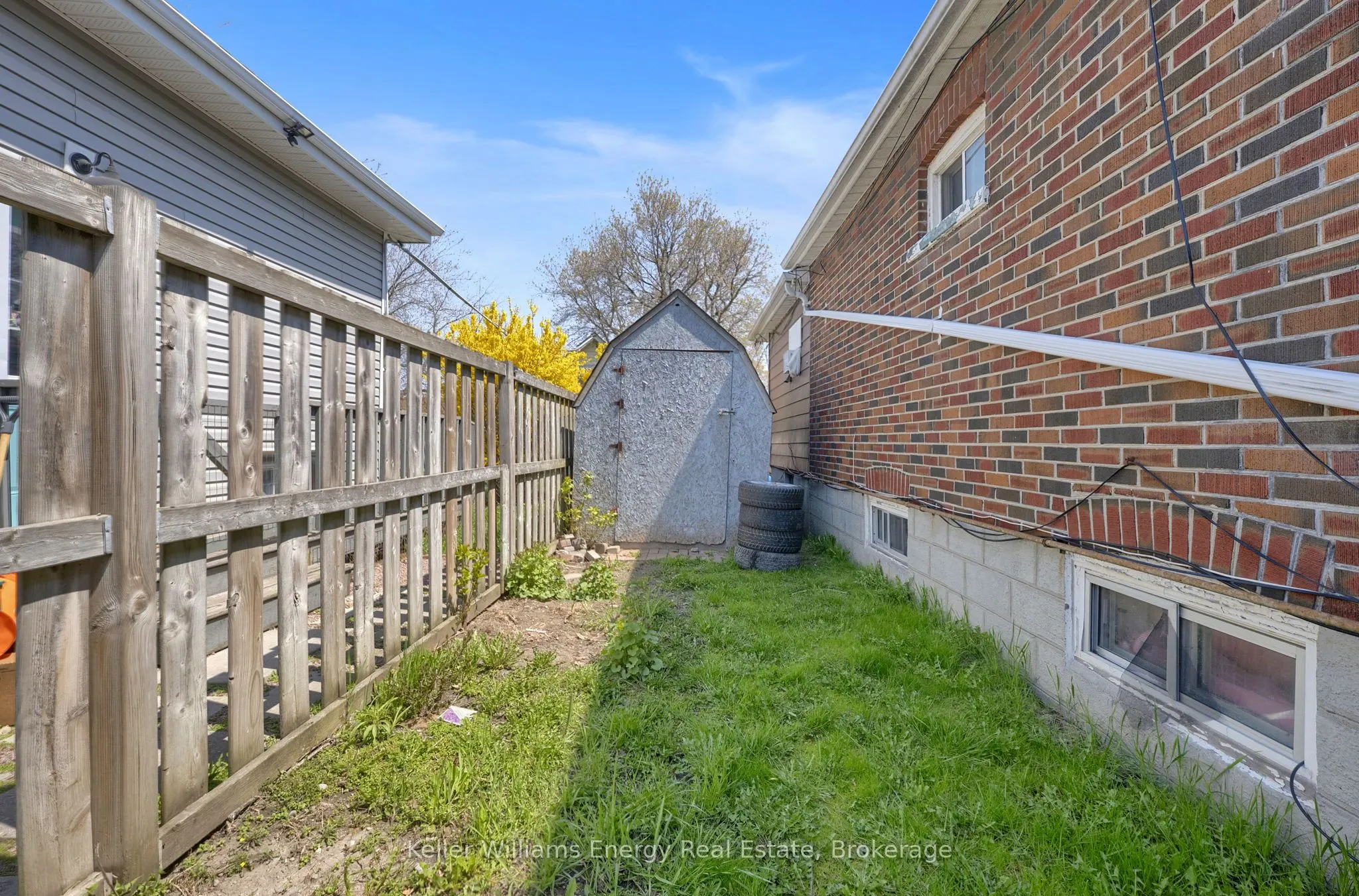 741 Ritson Road S