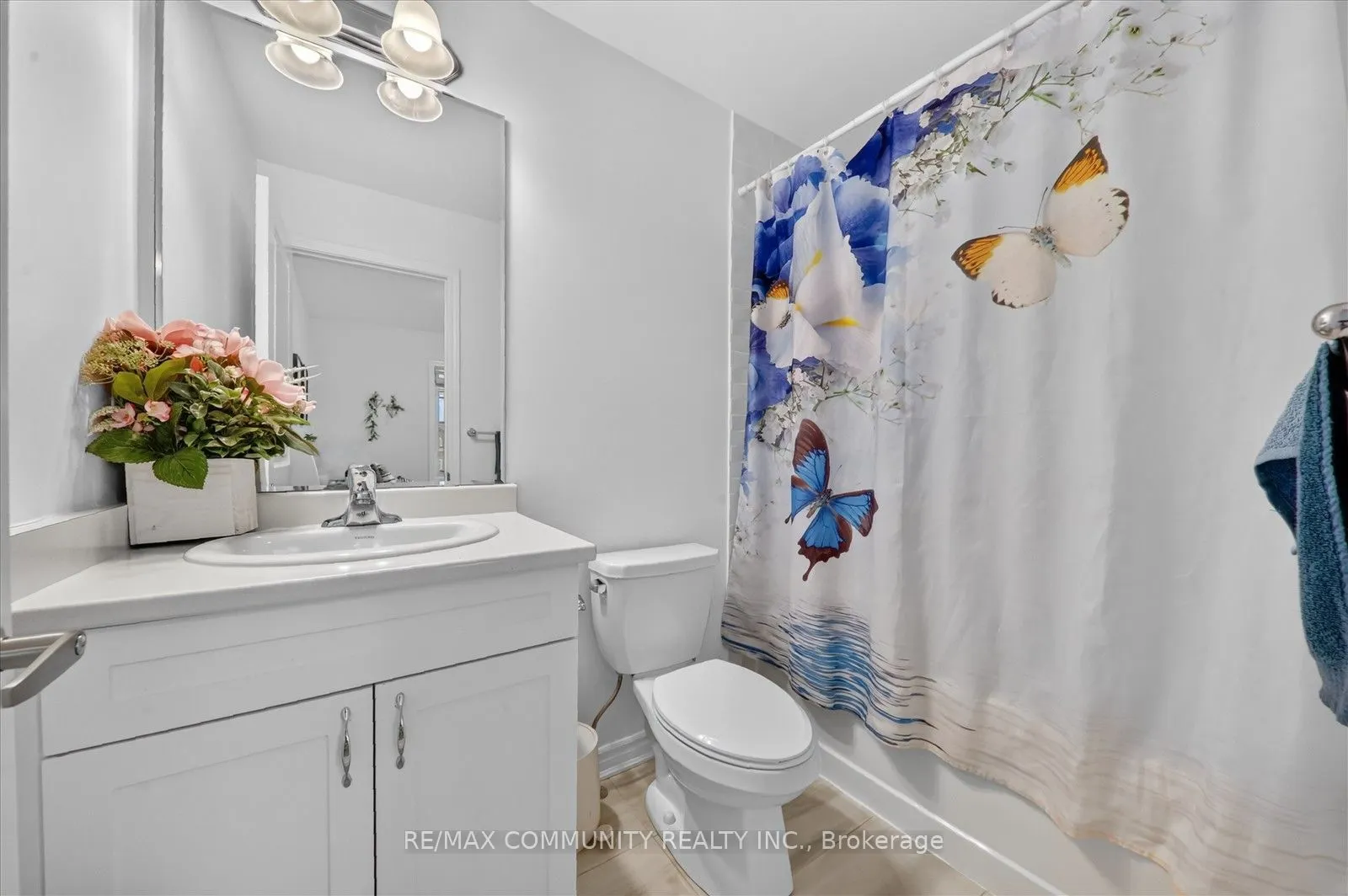 3001 Hollyberry Trail