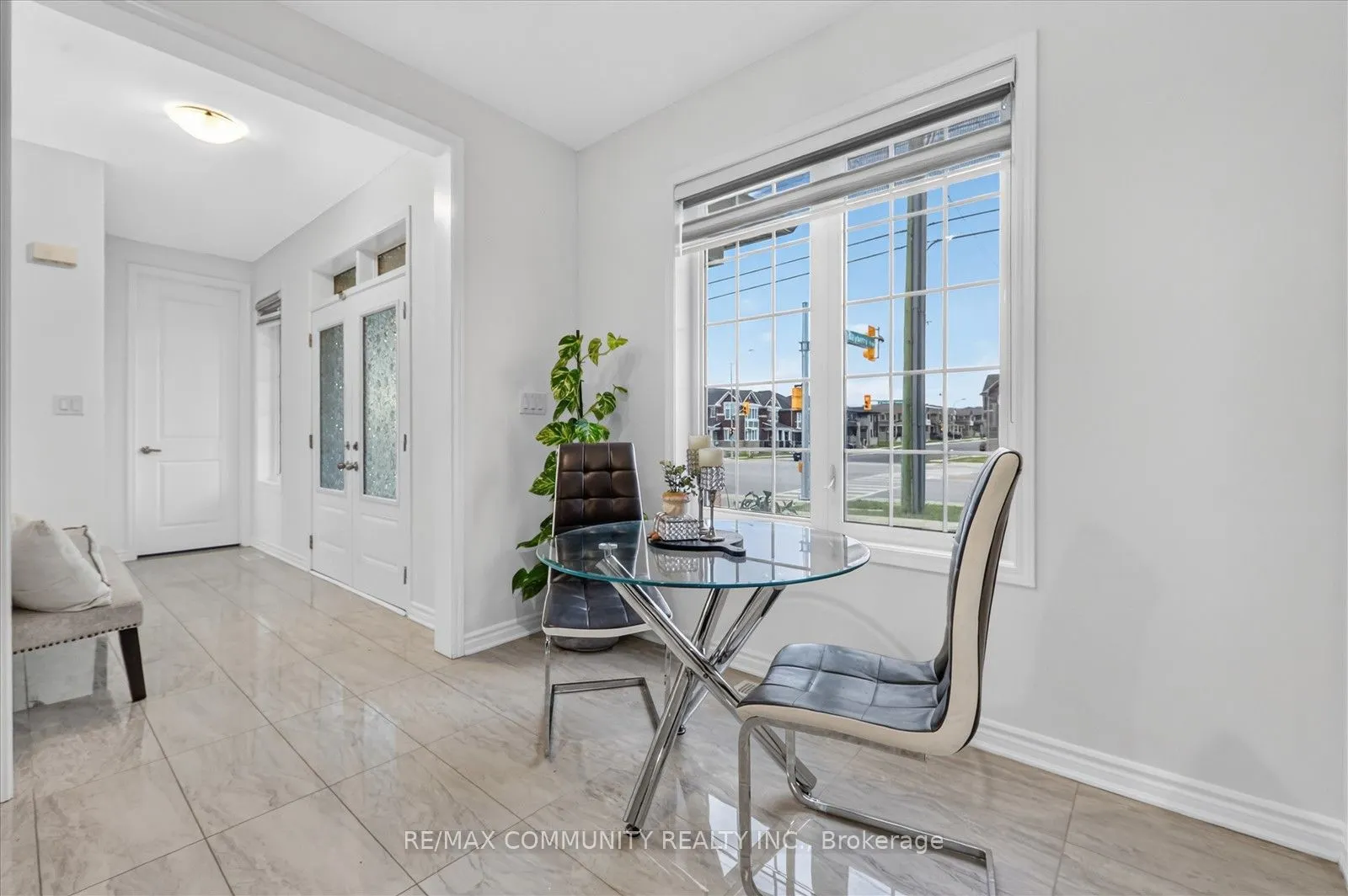 3001 Hollyberry Trail