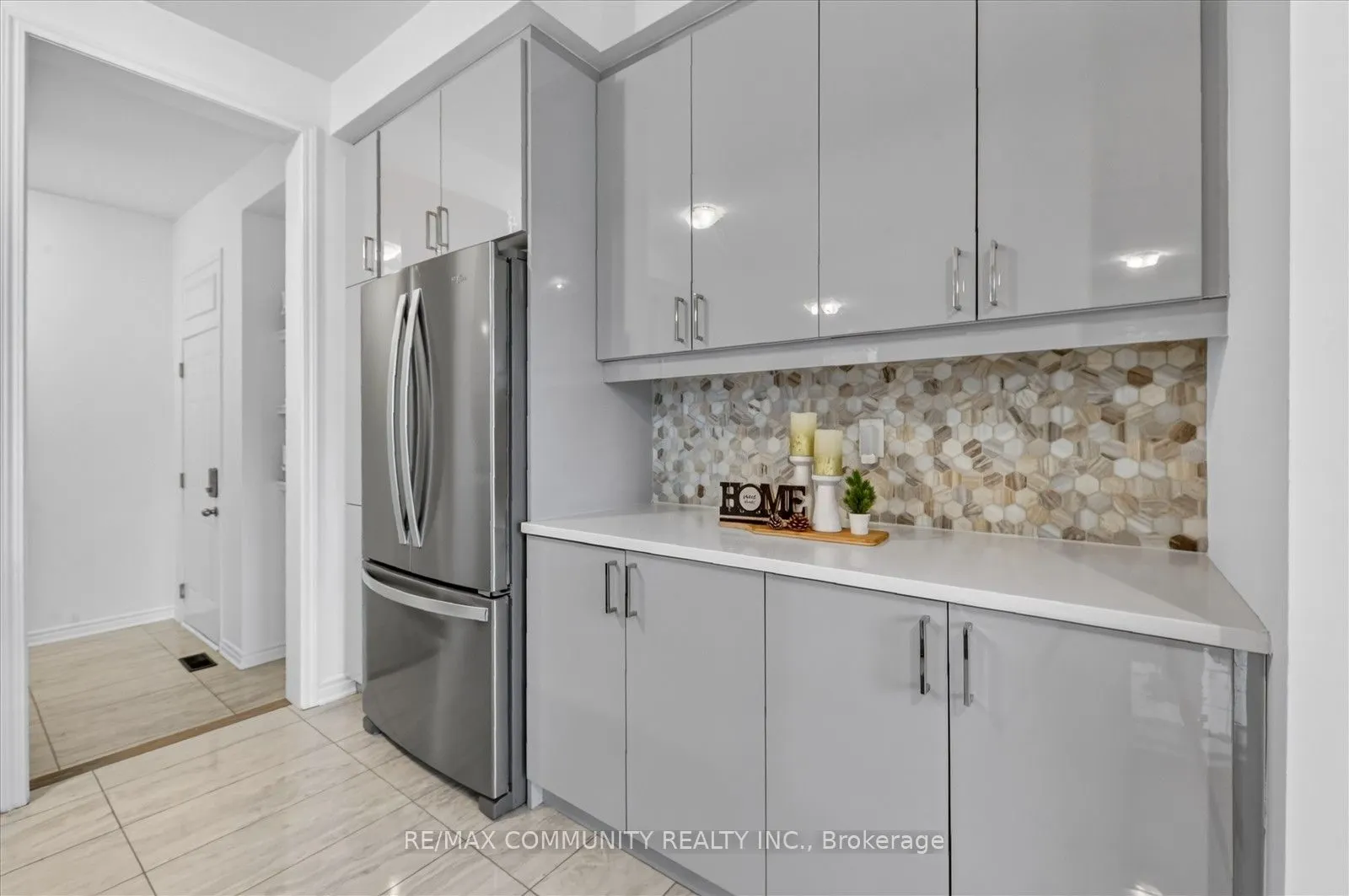 3001 Hollyberry Trail