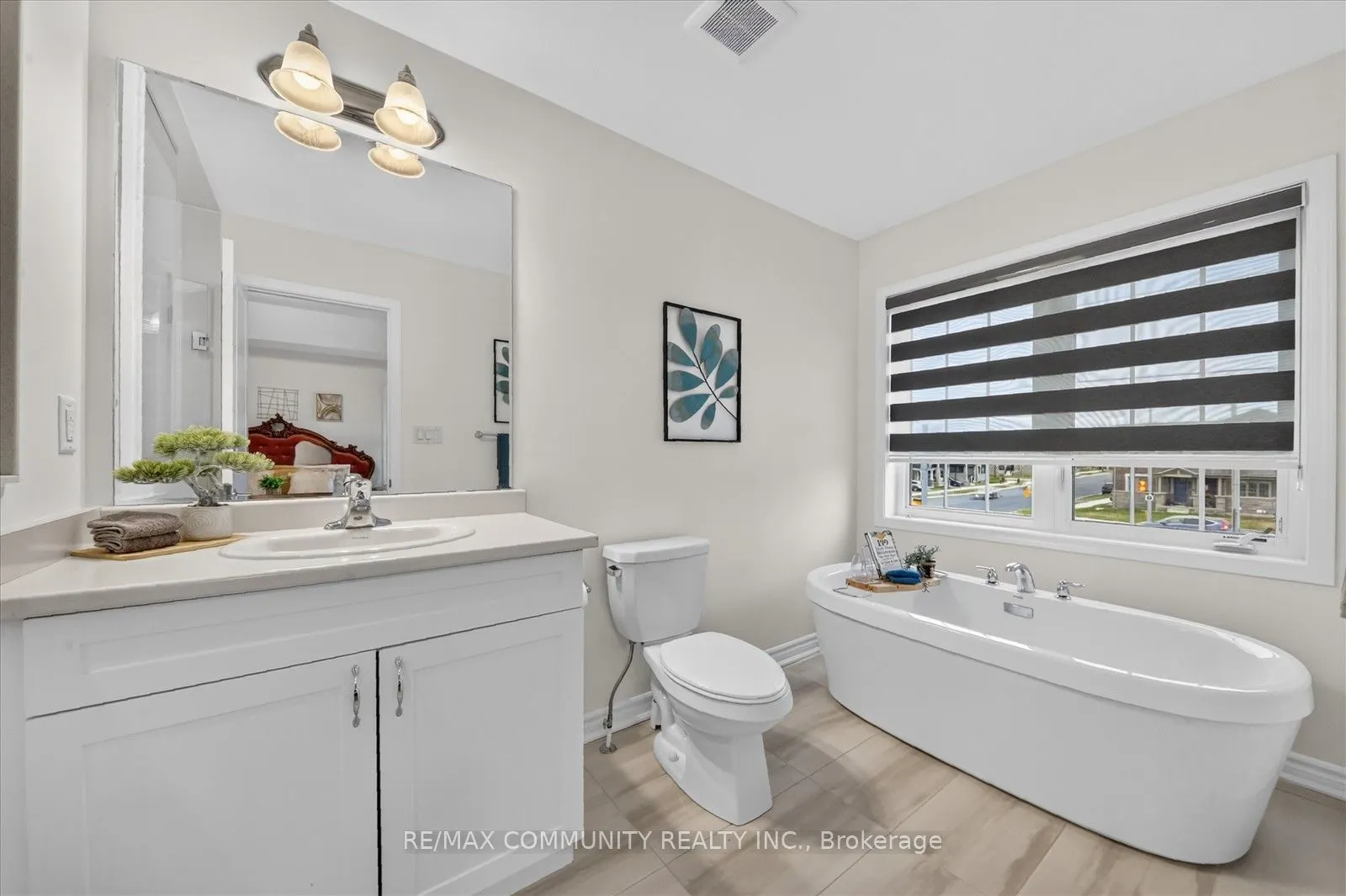 3001 Hollyberry Trail