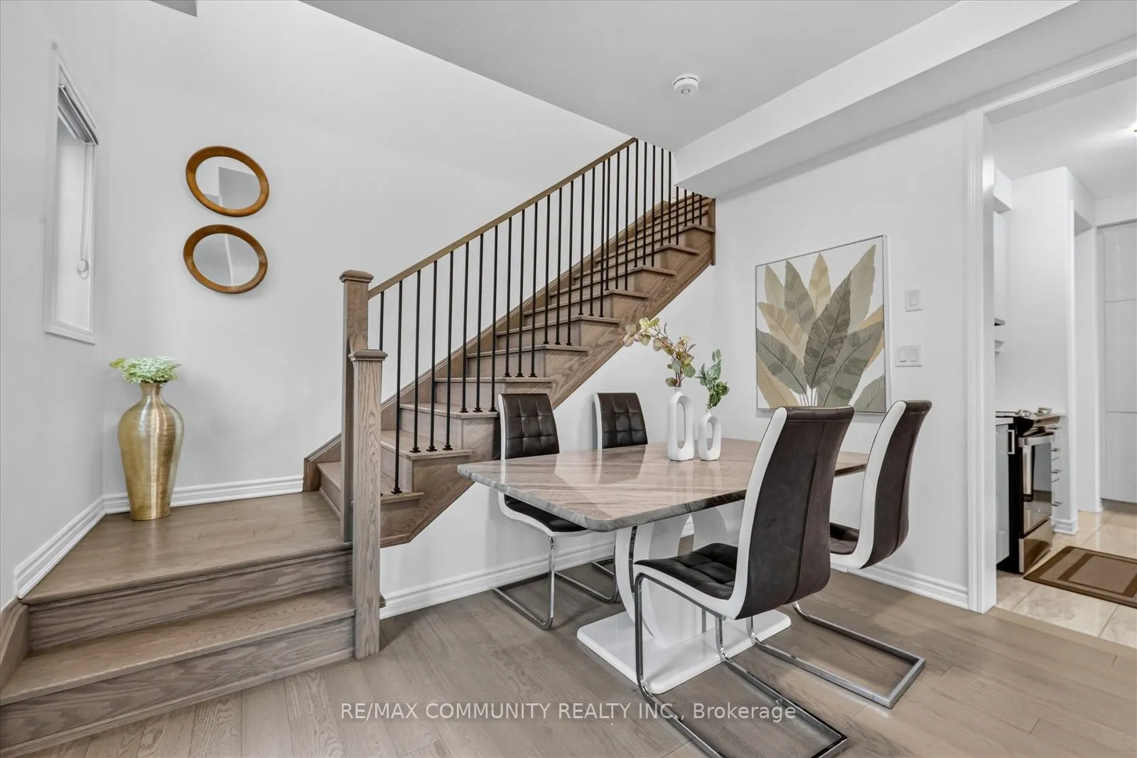 3001 Hollyberry Trail
