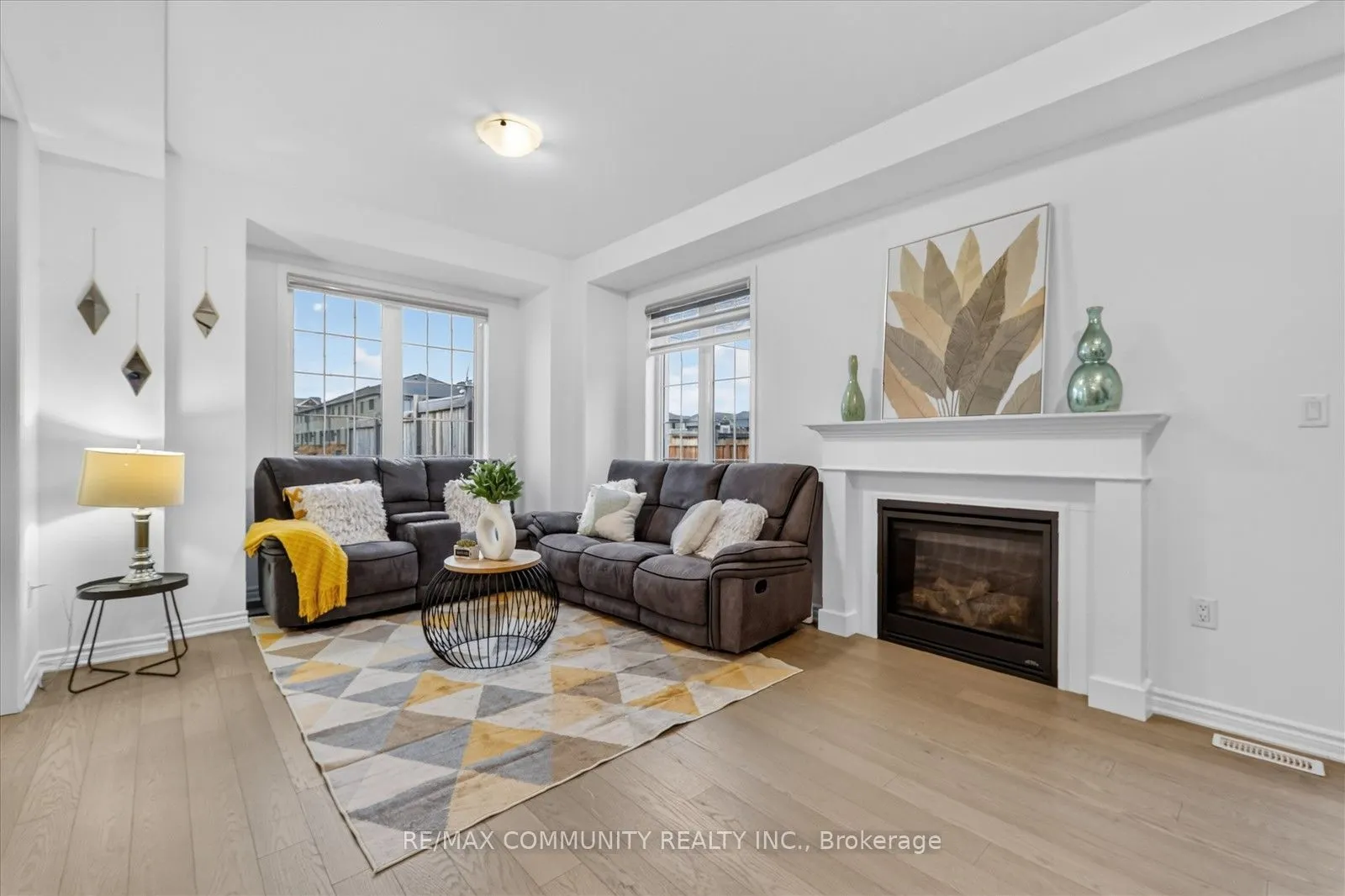 3001 Hollyberry Trail