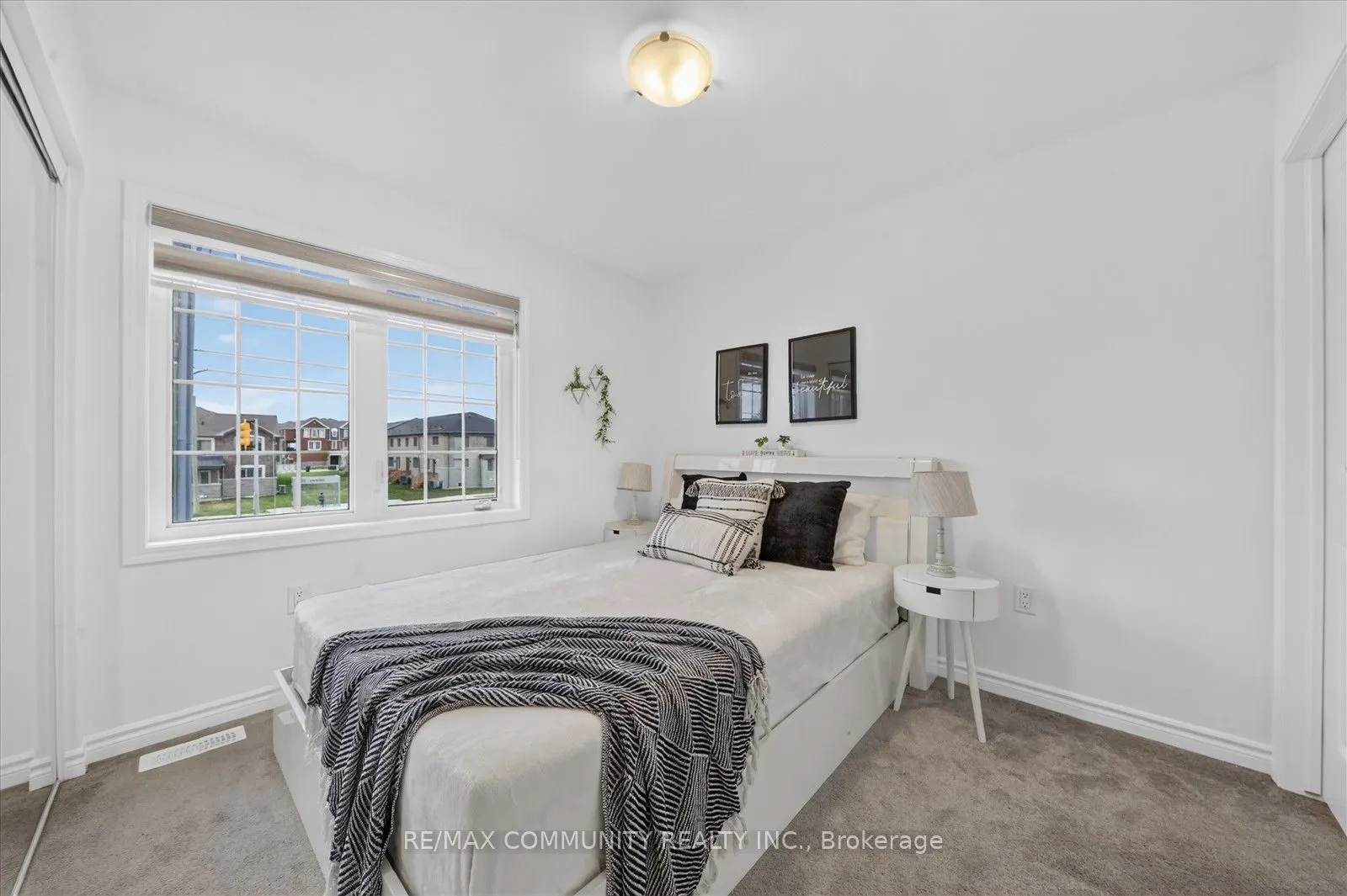 3001 Hollyberry Trail