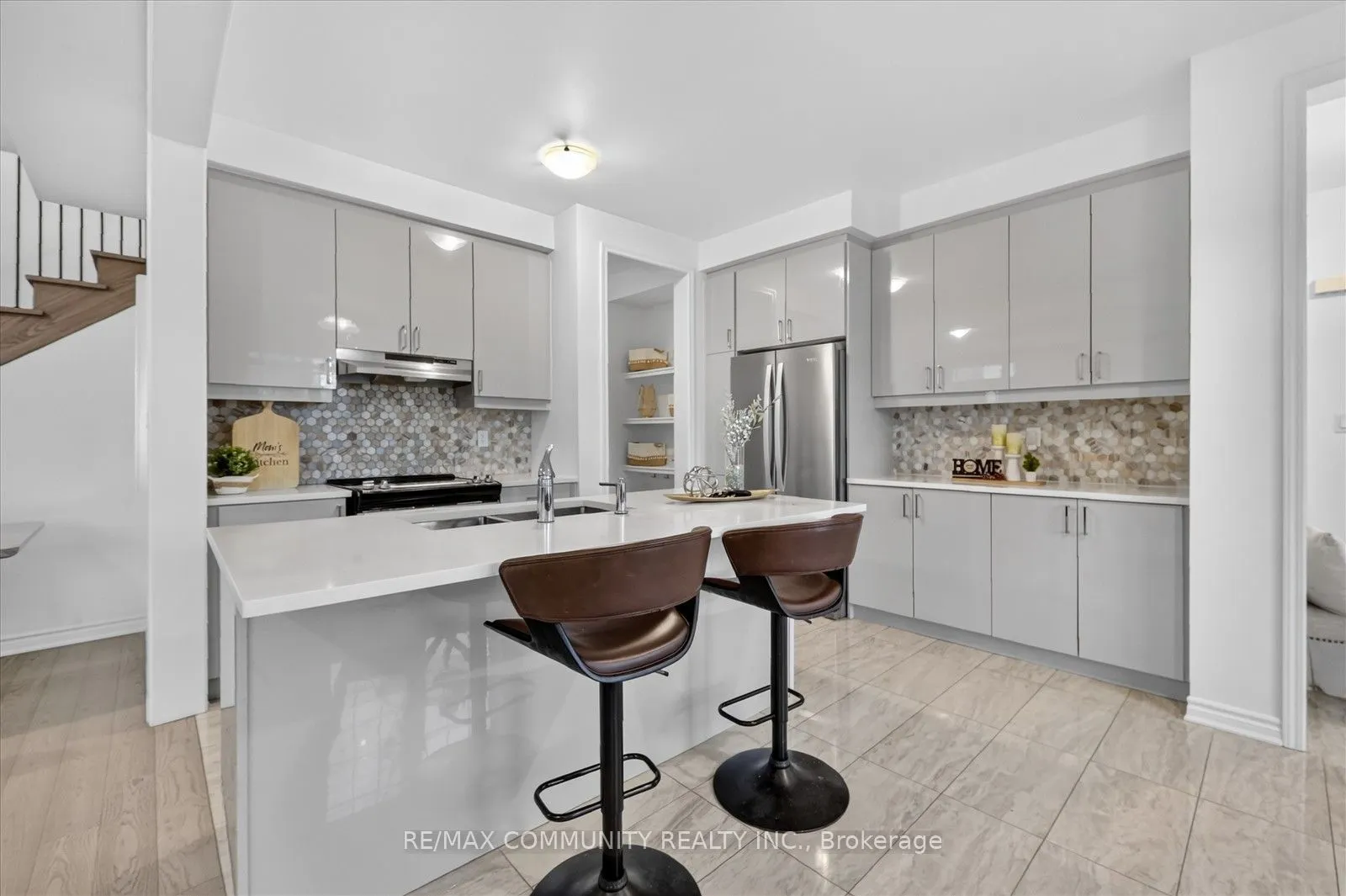 3001 Hollyberry Trail