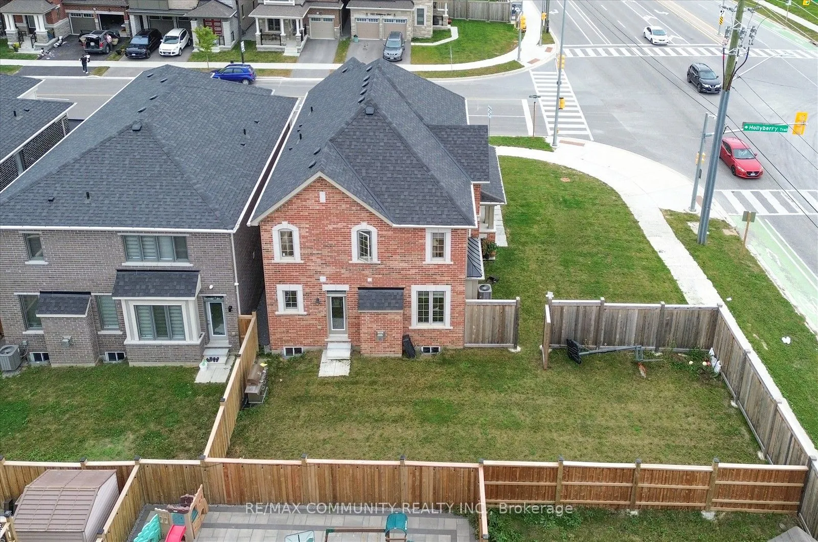 3001 Hollyberry Trail