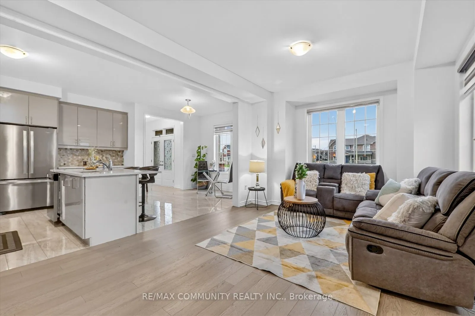 3001 Hollyberry Trail