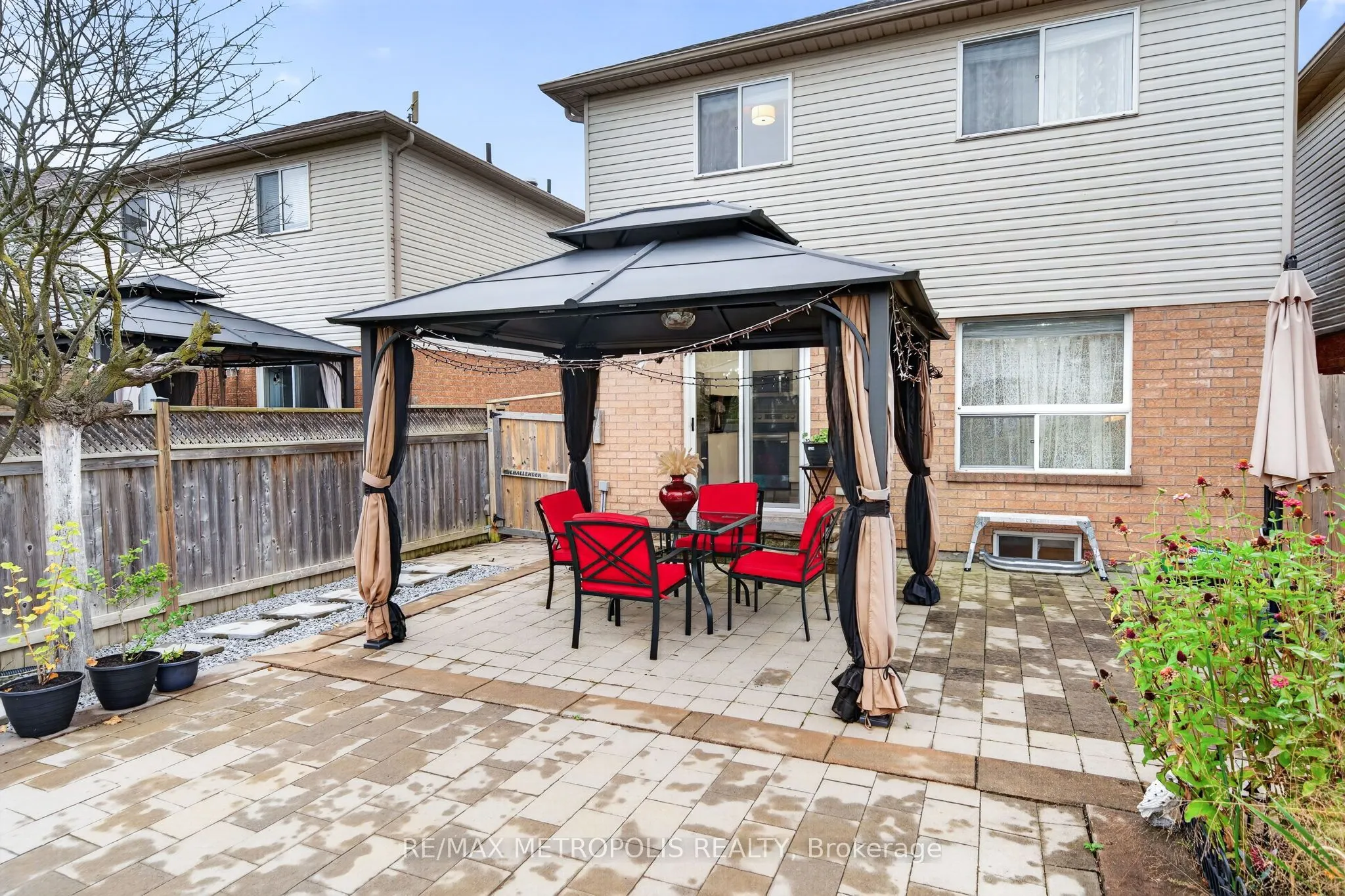 95 John Walter Crescent