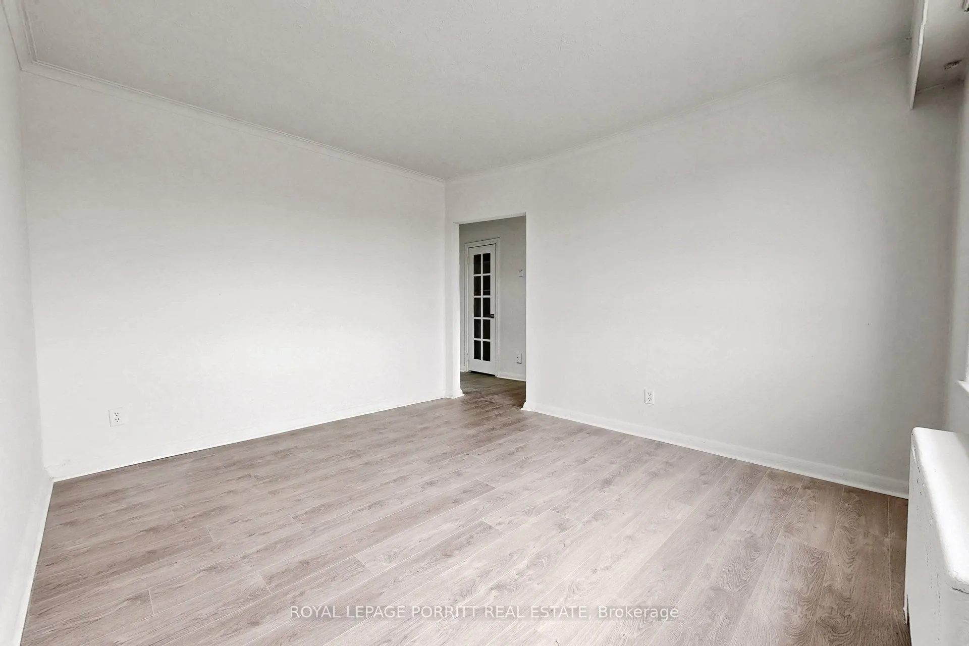 2633 Eglinton Avenue E