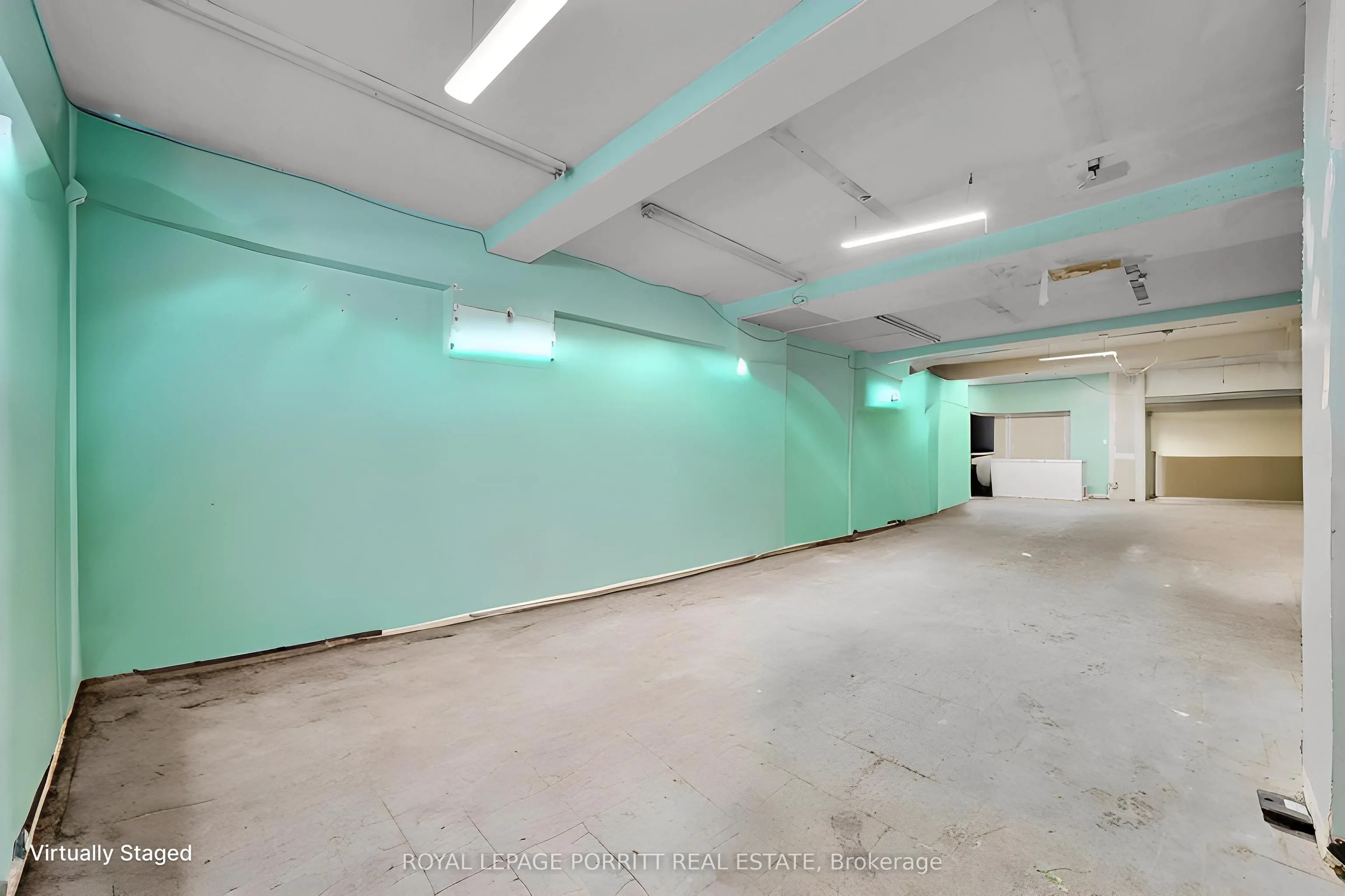 2633 Eglinton Avenue E