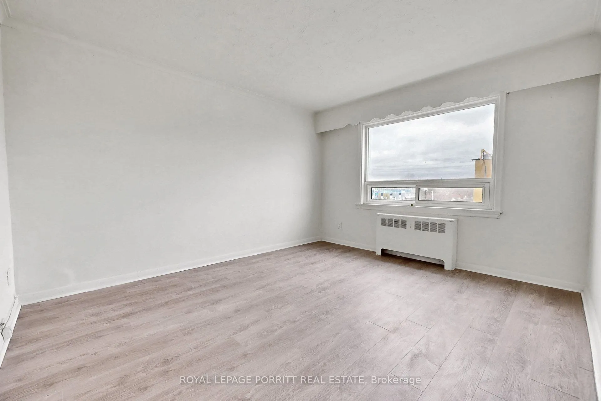 2633 Eglinton Avenue E
