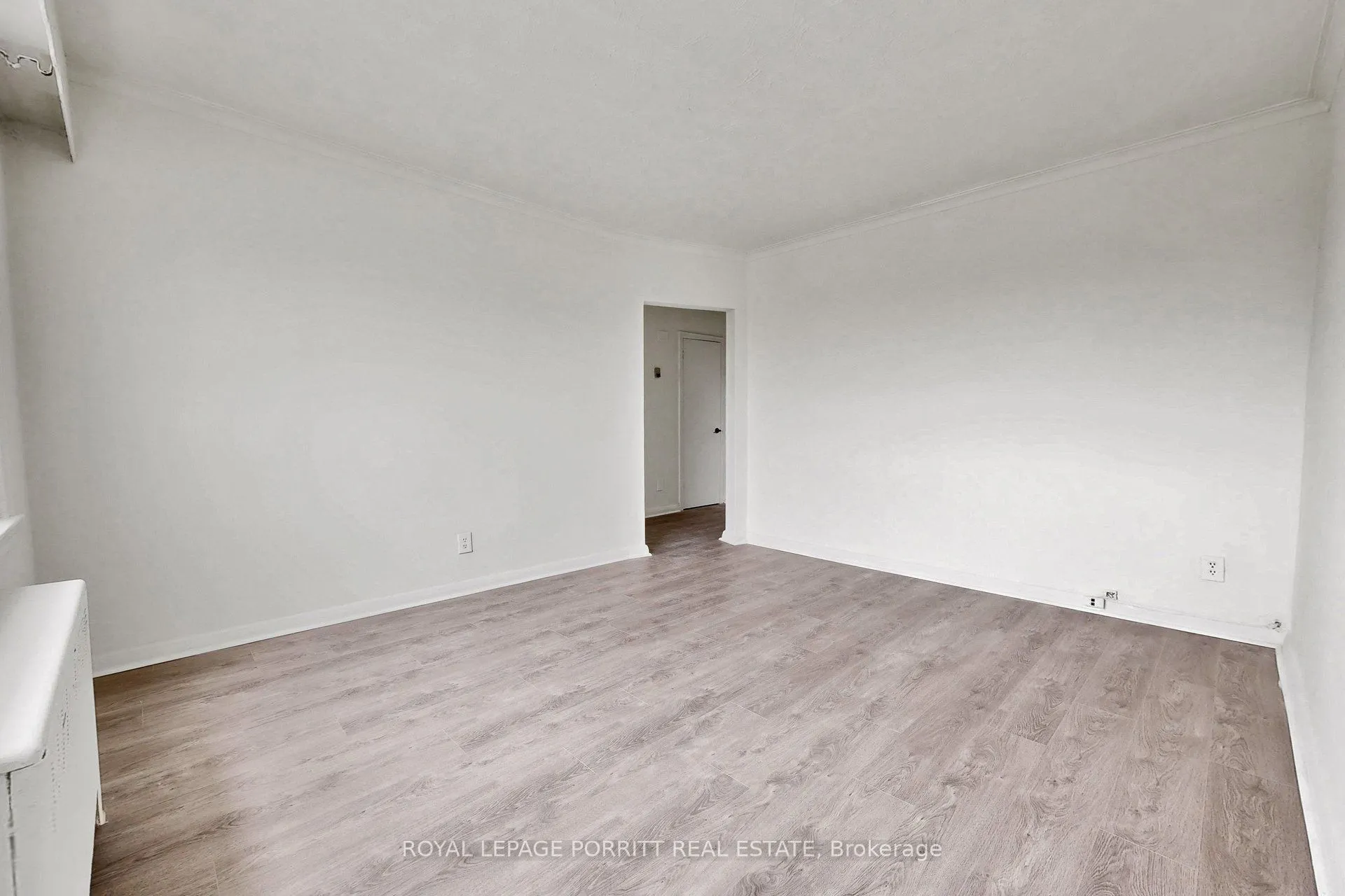 2633 Eglinton Avenue E