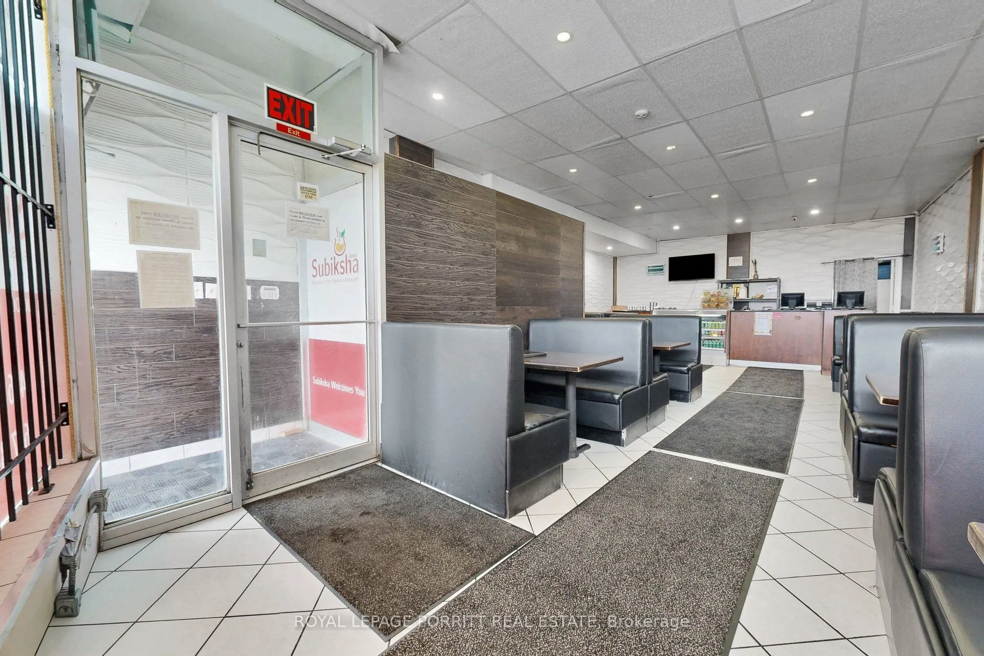 2633 Eglinton Avenue E