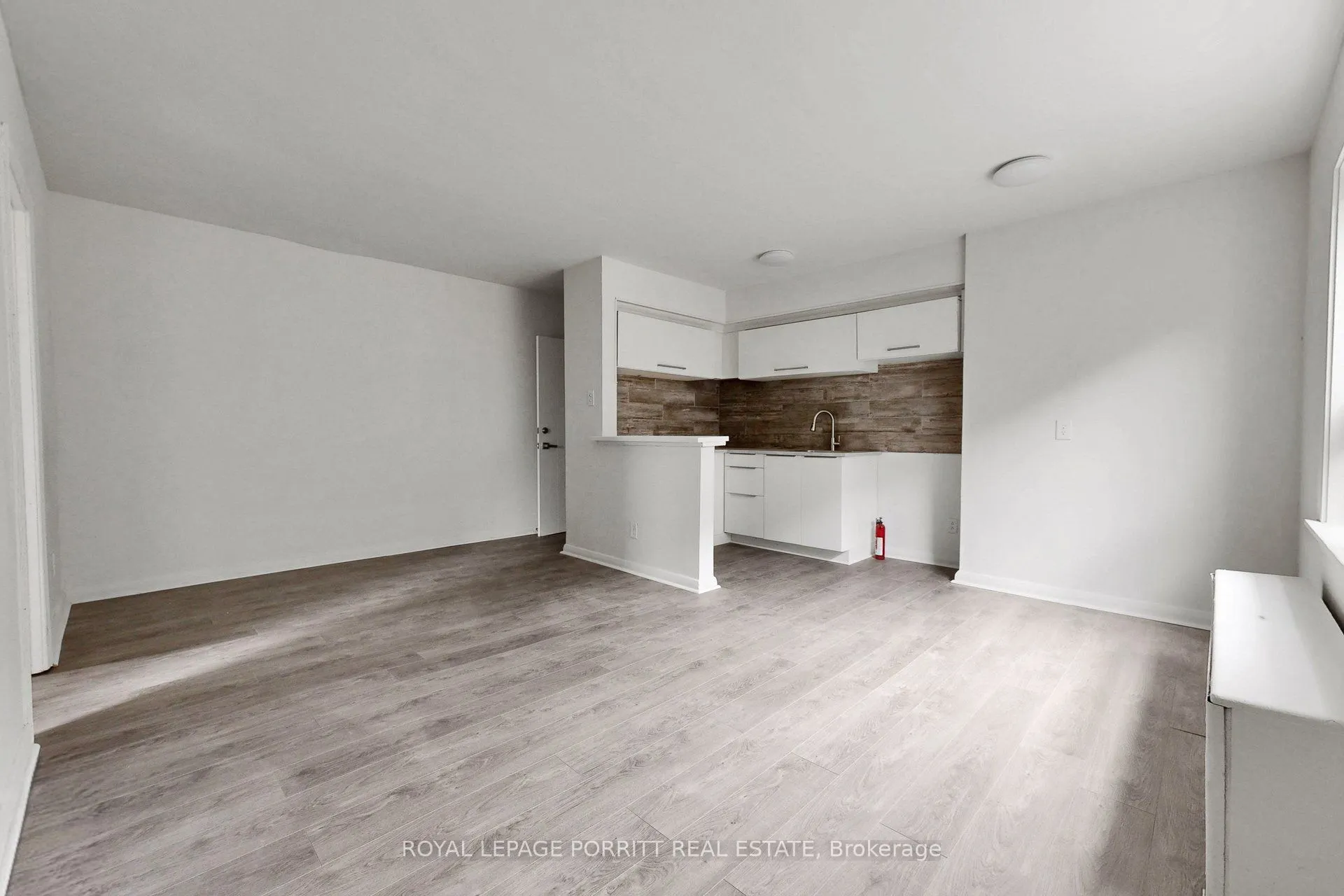 2633 Eglinton Avenue E